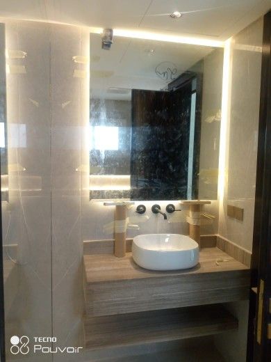 فني زجاج سكريت في الرياض الصناعية القديم