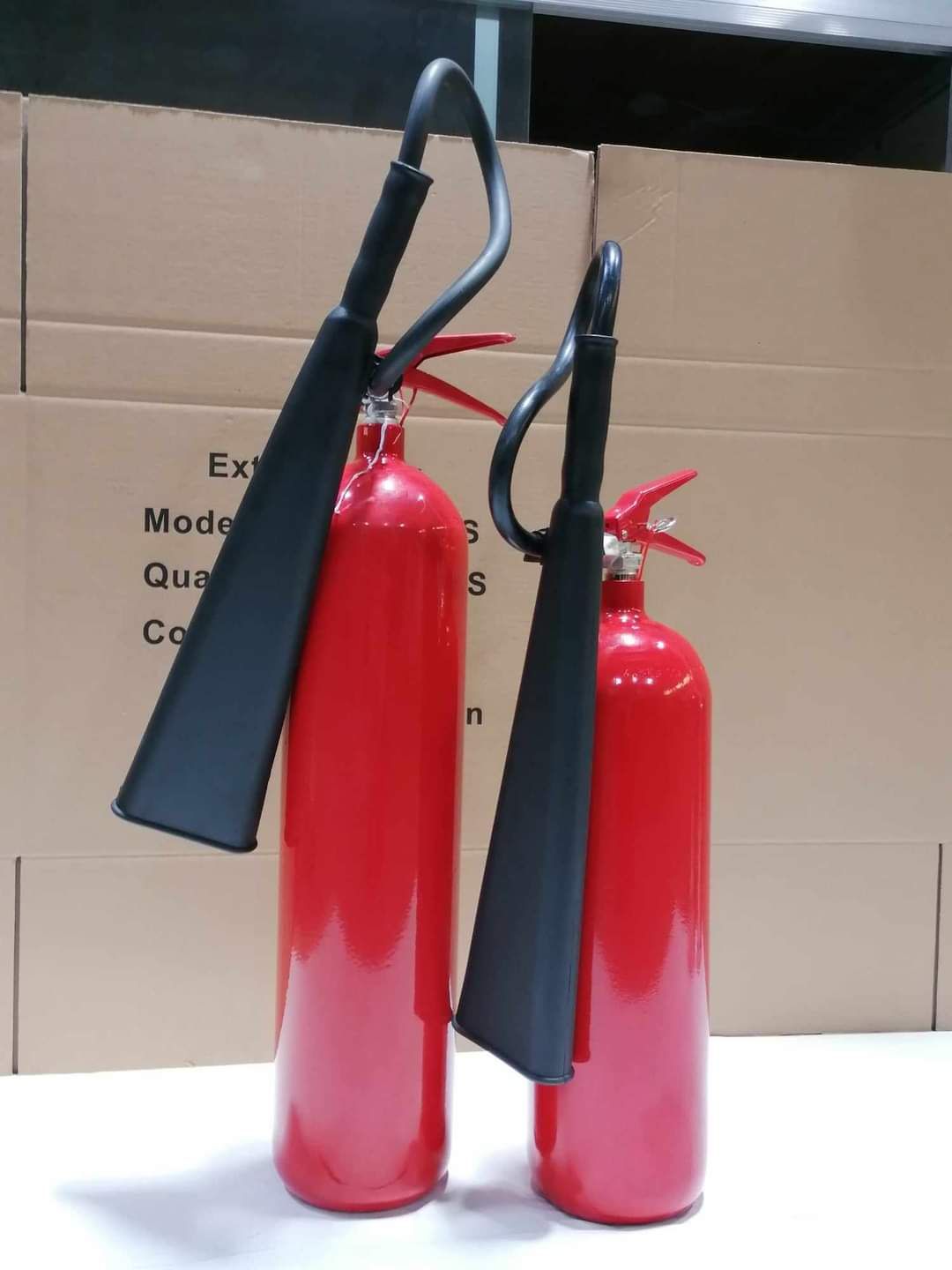 إعادة تعبئة طفايات الحريق وتركيب نظام إنذار الحريق