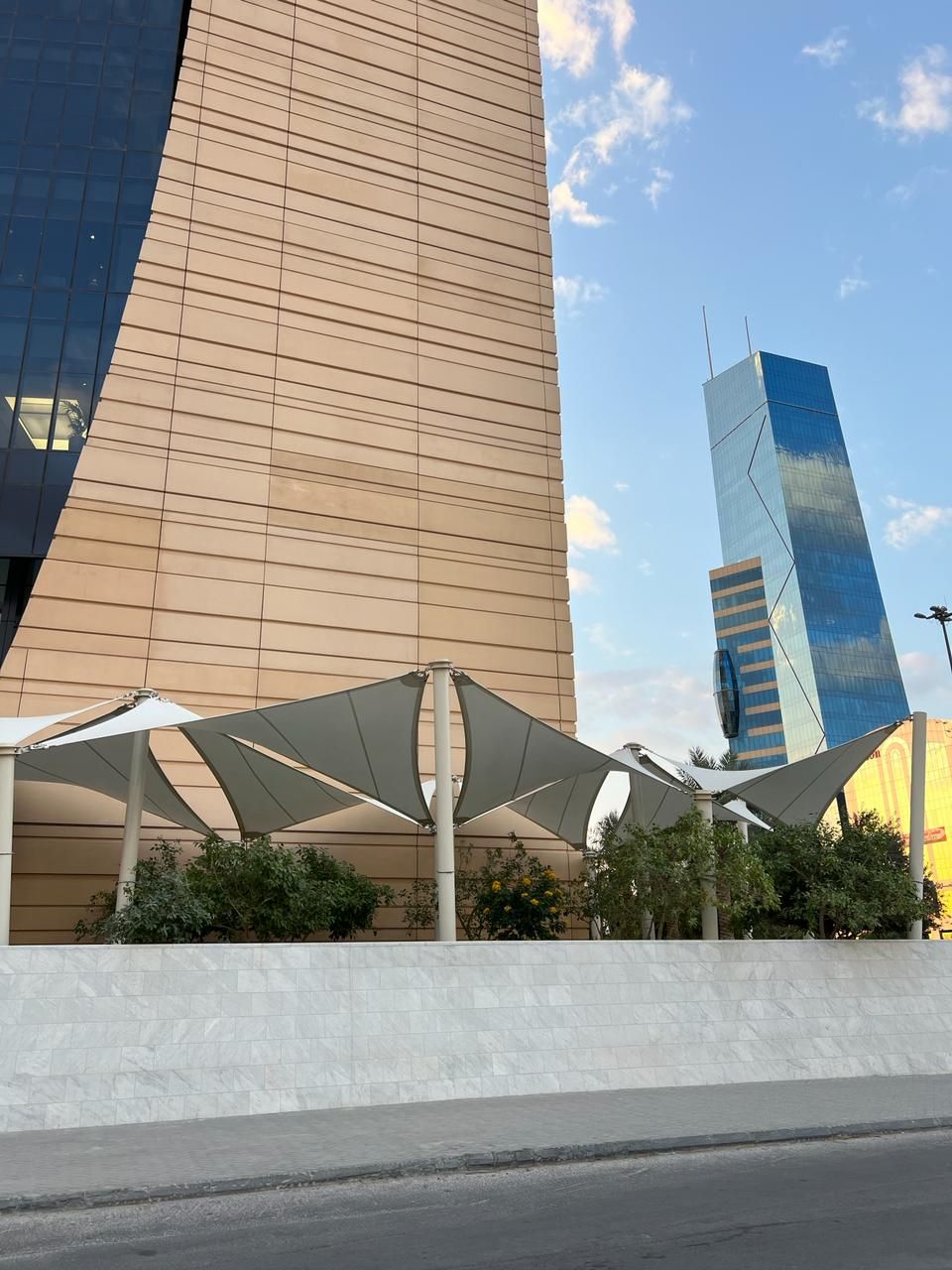 حداد مضلات جلسات سواتر صيانه وفك وتركيب المستودعات