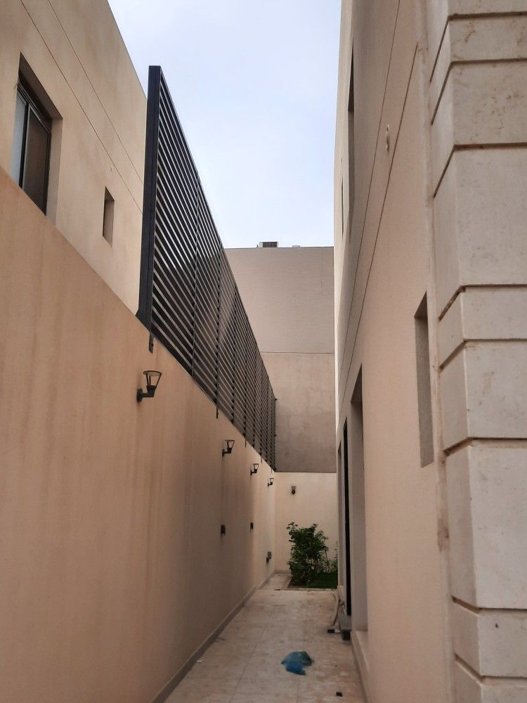 مظلات وسواتر