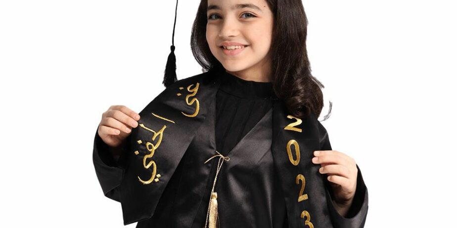 شال التخرج بسعر رخيص وخامات عاليه وتطريز عالي الجو