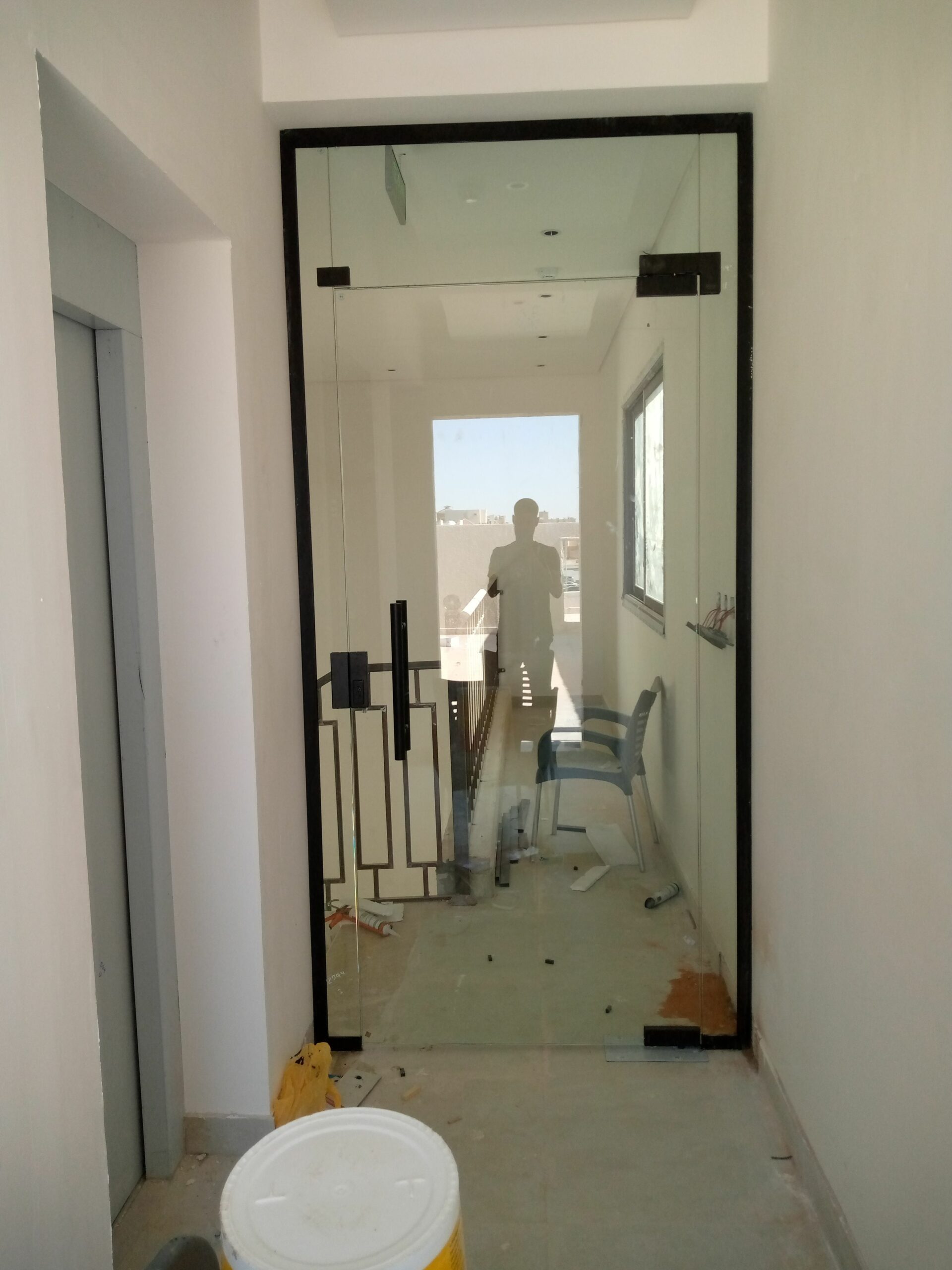 توريد وتركيب جميع انواع الزجاج والالمنيوم