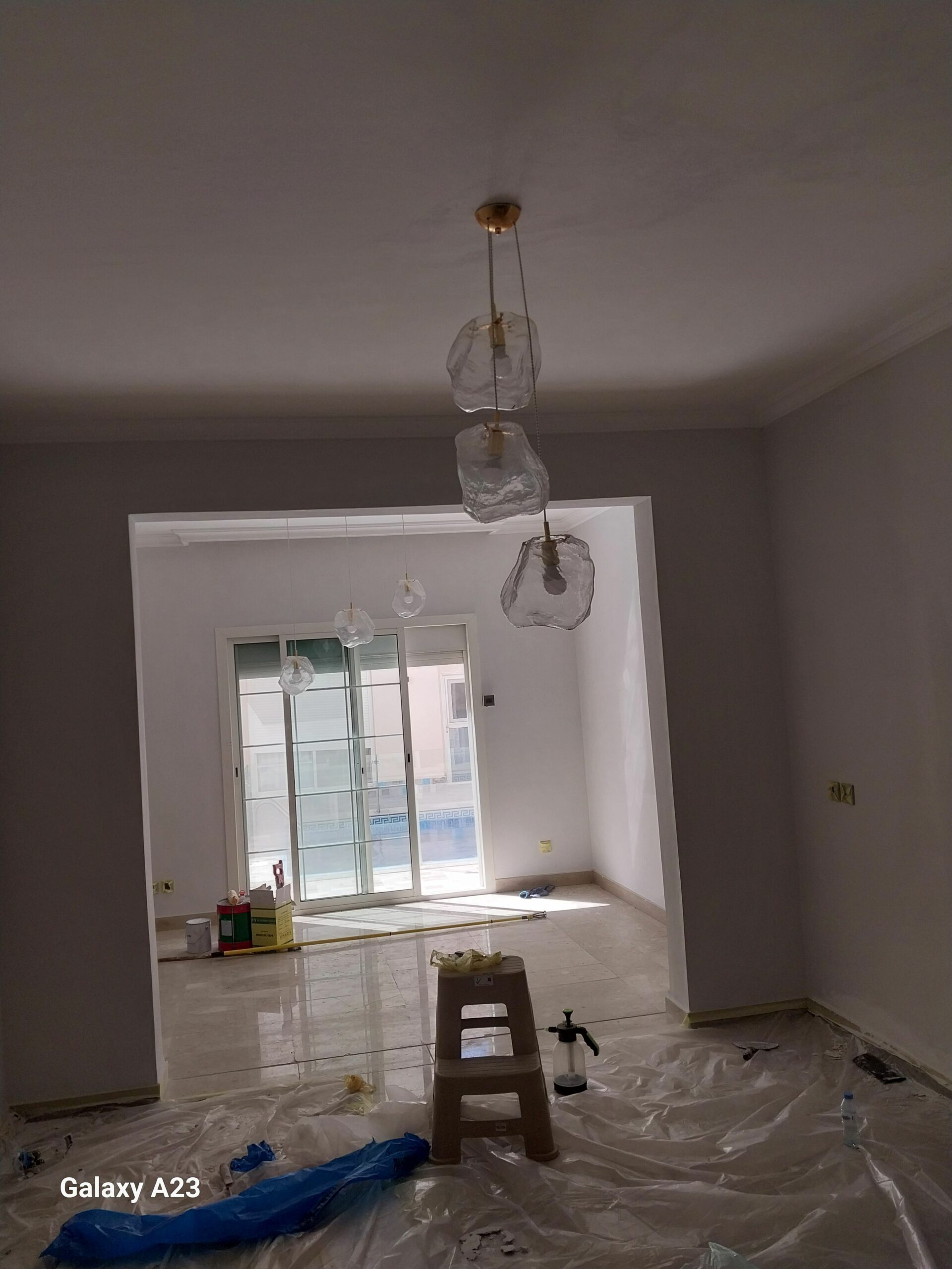 فني كهربائيّ جده