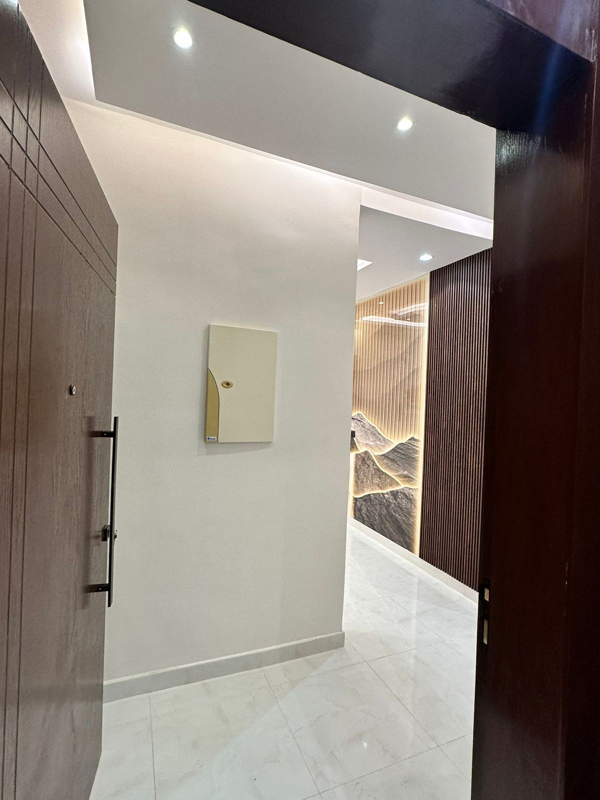 شقق وملاحق فاخره للتمليك تشطيب لكس بسعار مناسبة