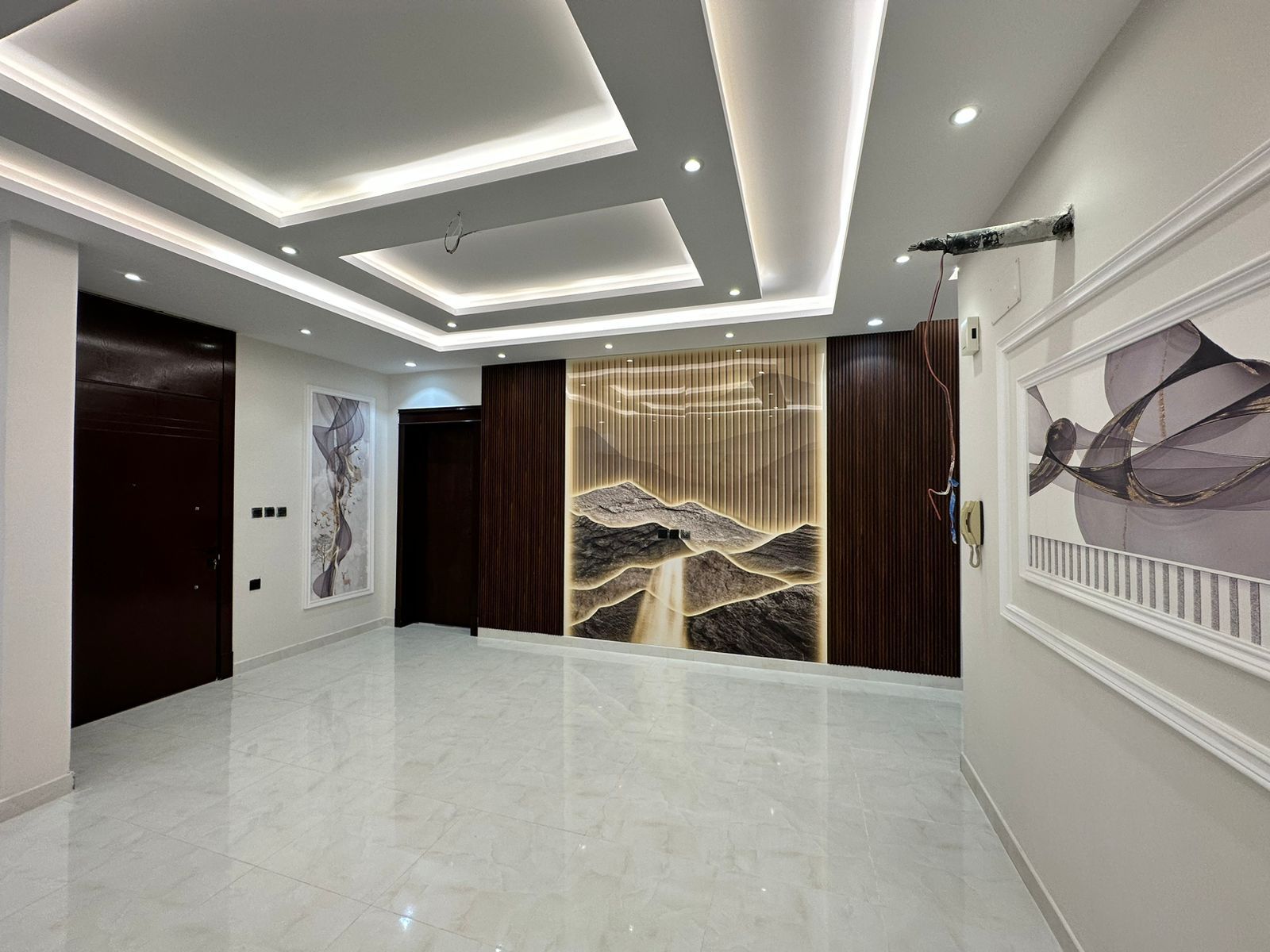 شقق وملاحق فاخره للتمليك تشطيب لكس بسعار مناسبة