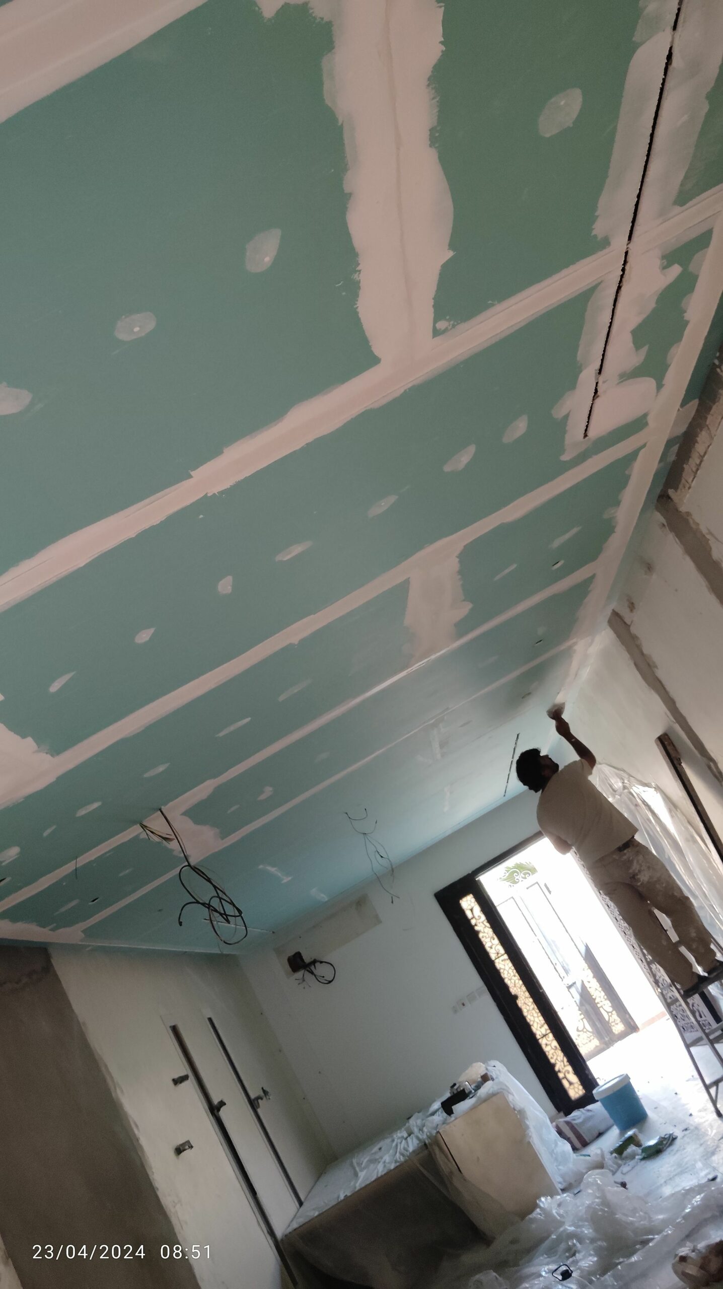 معلم دهانات الرياض في حي الشبيلية