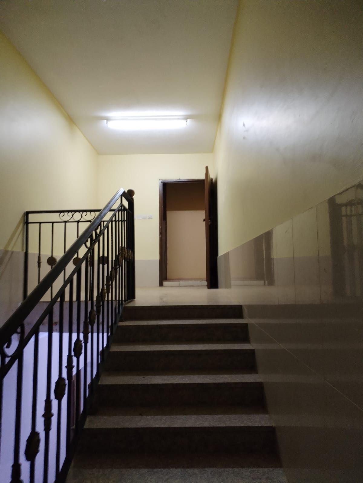 شقه للبيع في حي الموسي دور ثاني