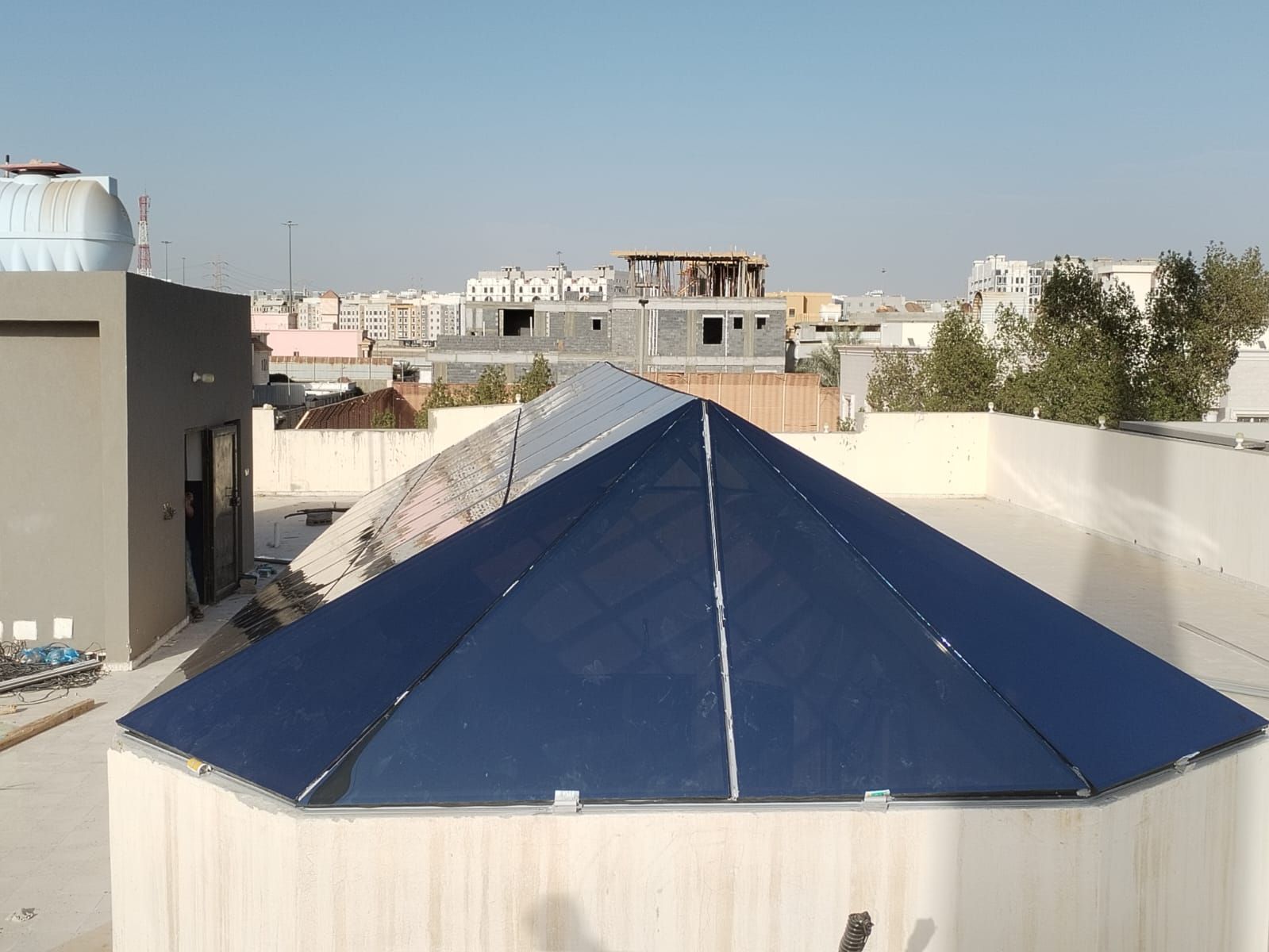 اعمال الألمنيوم والزجاج السكريت استركشر