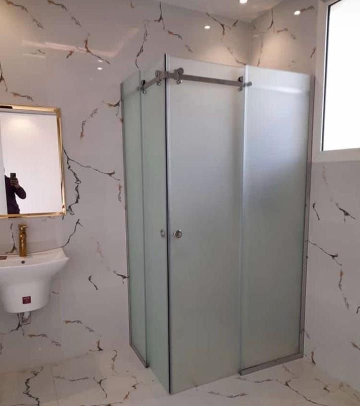 زجاج سكريت والالمنيوم