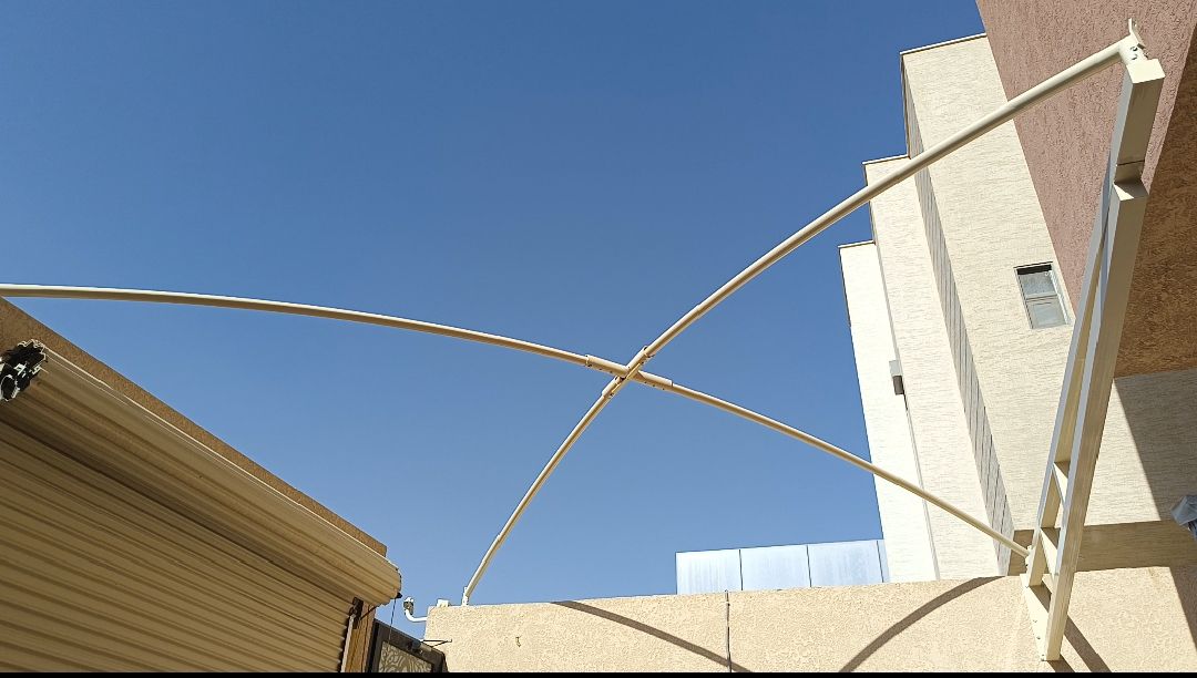 مضلات وسواتر وهناجر ومجالس خارجية وجميع أنواع الحد