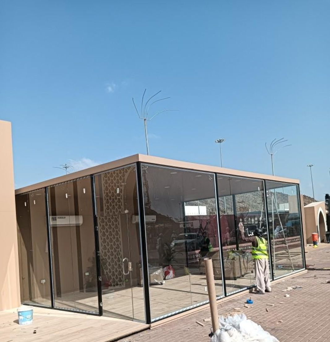 اعمال الألمنيوم والزجاج السكريت استركشر