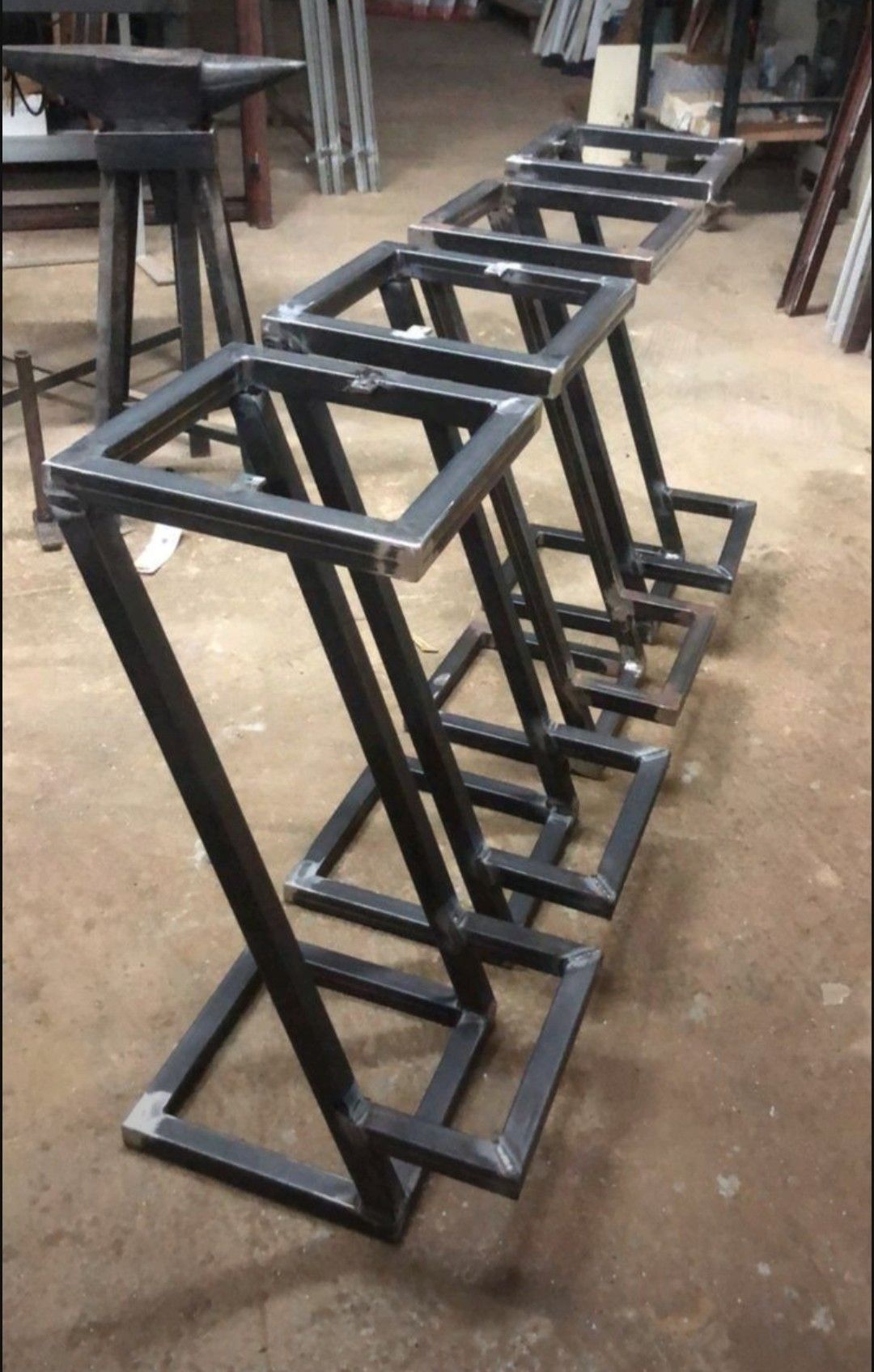 شبابيك حمايه ورشه حداد تصنيع وتركيب شغلات معدانية