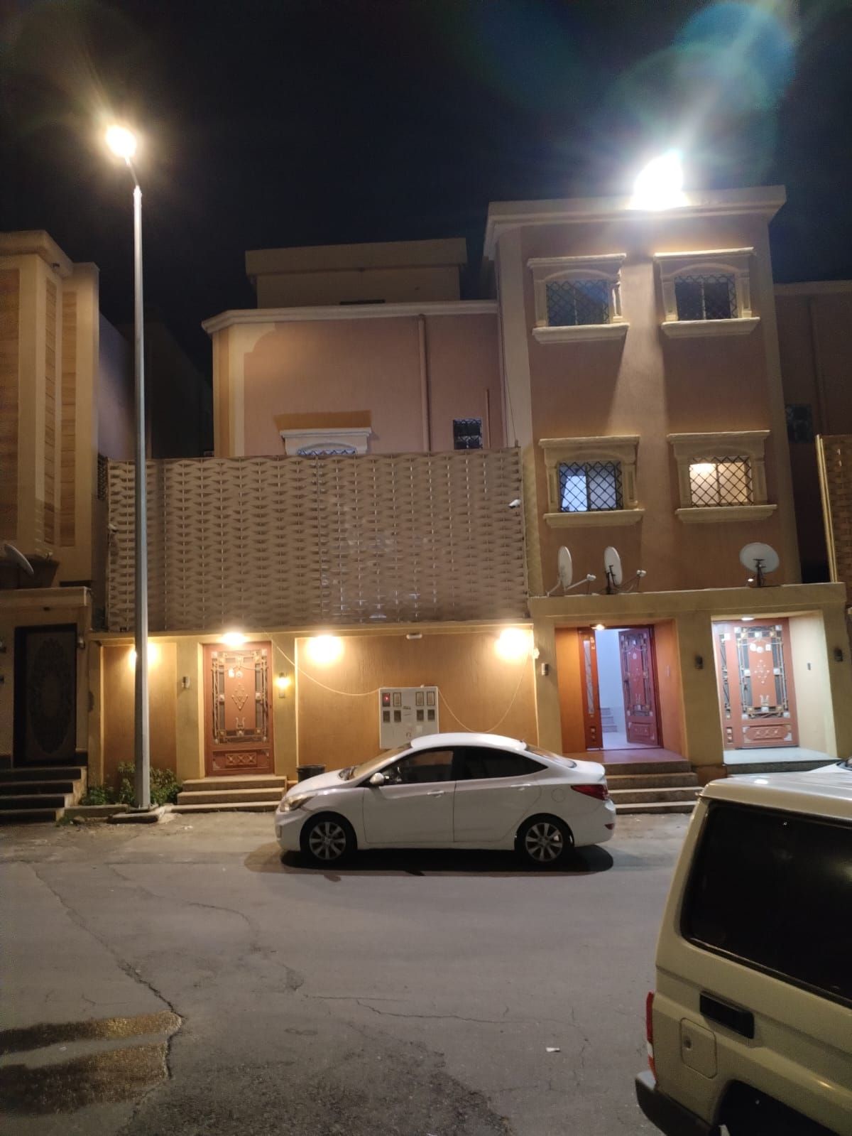 شقه للبيع في حي الموسي دور ثاني