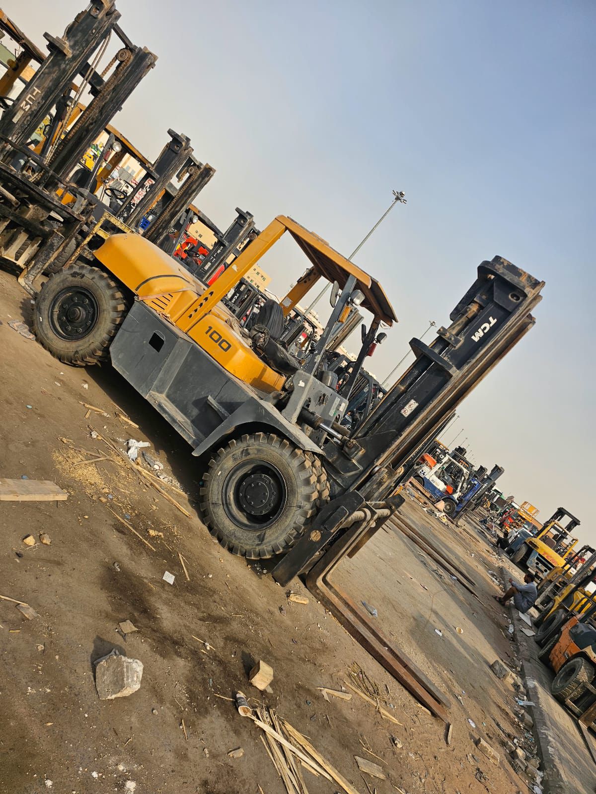 رافعات شوكية للايجار رافعه للايجار سكين للايجار 10