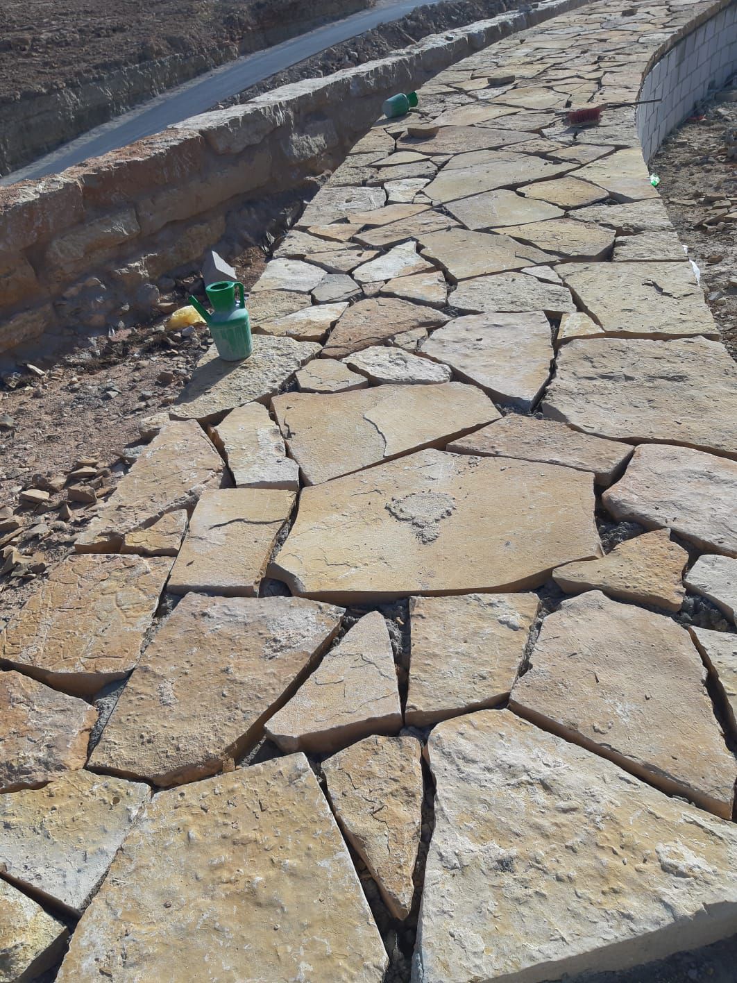 معلم حجر للديكورات وشلالات وجدران 0550072593