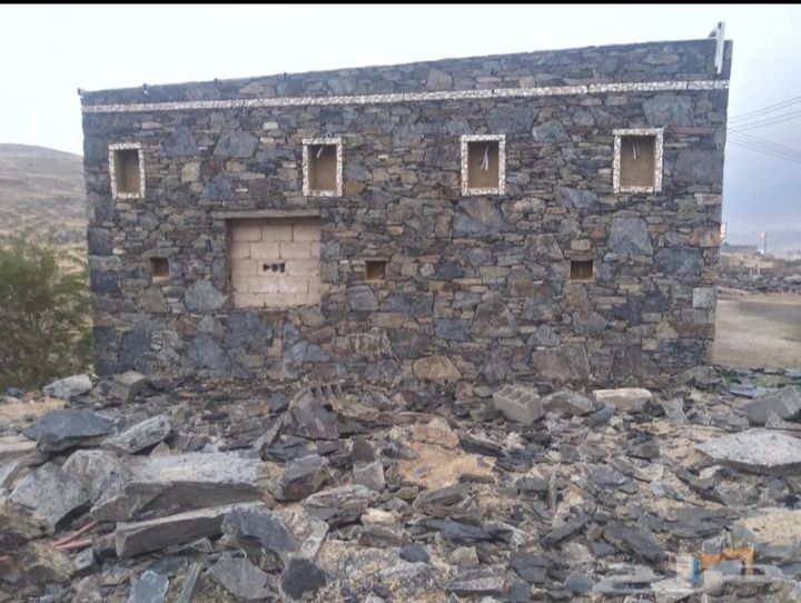 نقوم بجميع بنا الحجر بيوت بجوده عاليه