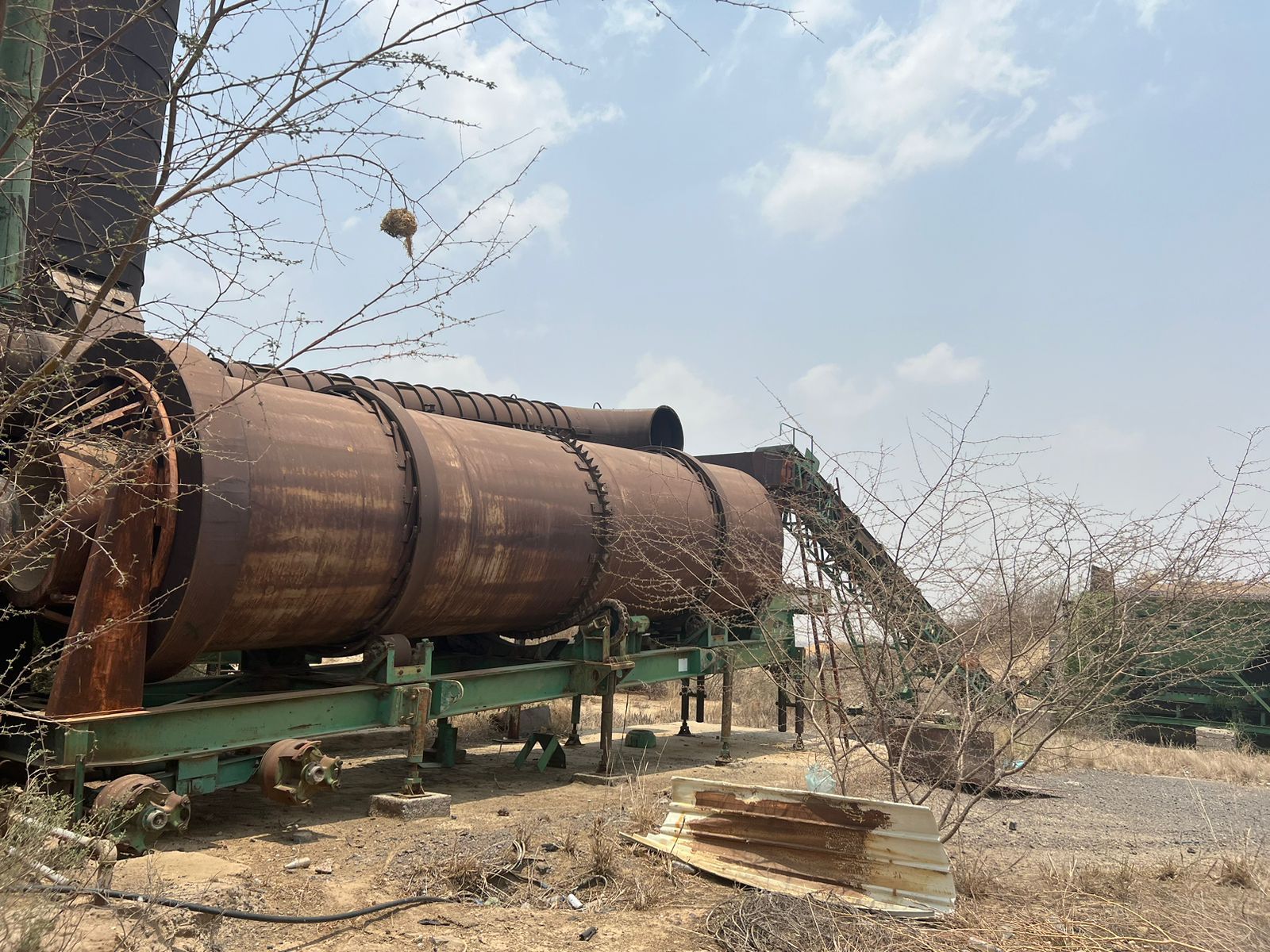 لهدم المباني والمجمعات وشراء جميع انواع السكراب مو