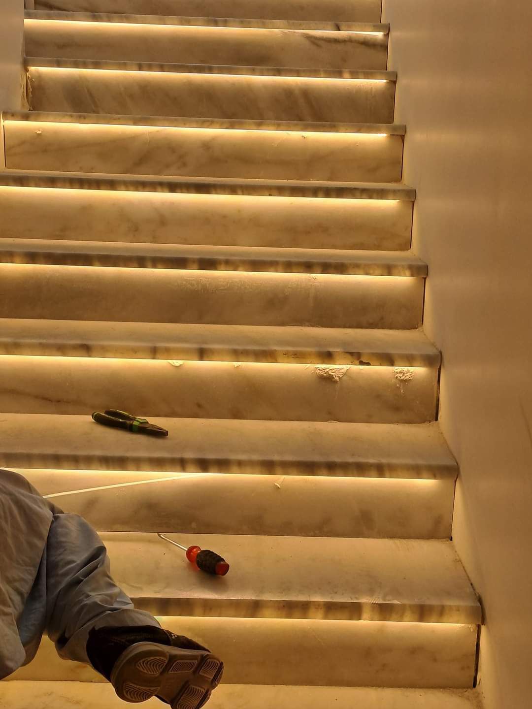 شغل كهرباء مرقبه تركيب انتركام مفتاح افياش لمبات خ