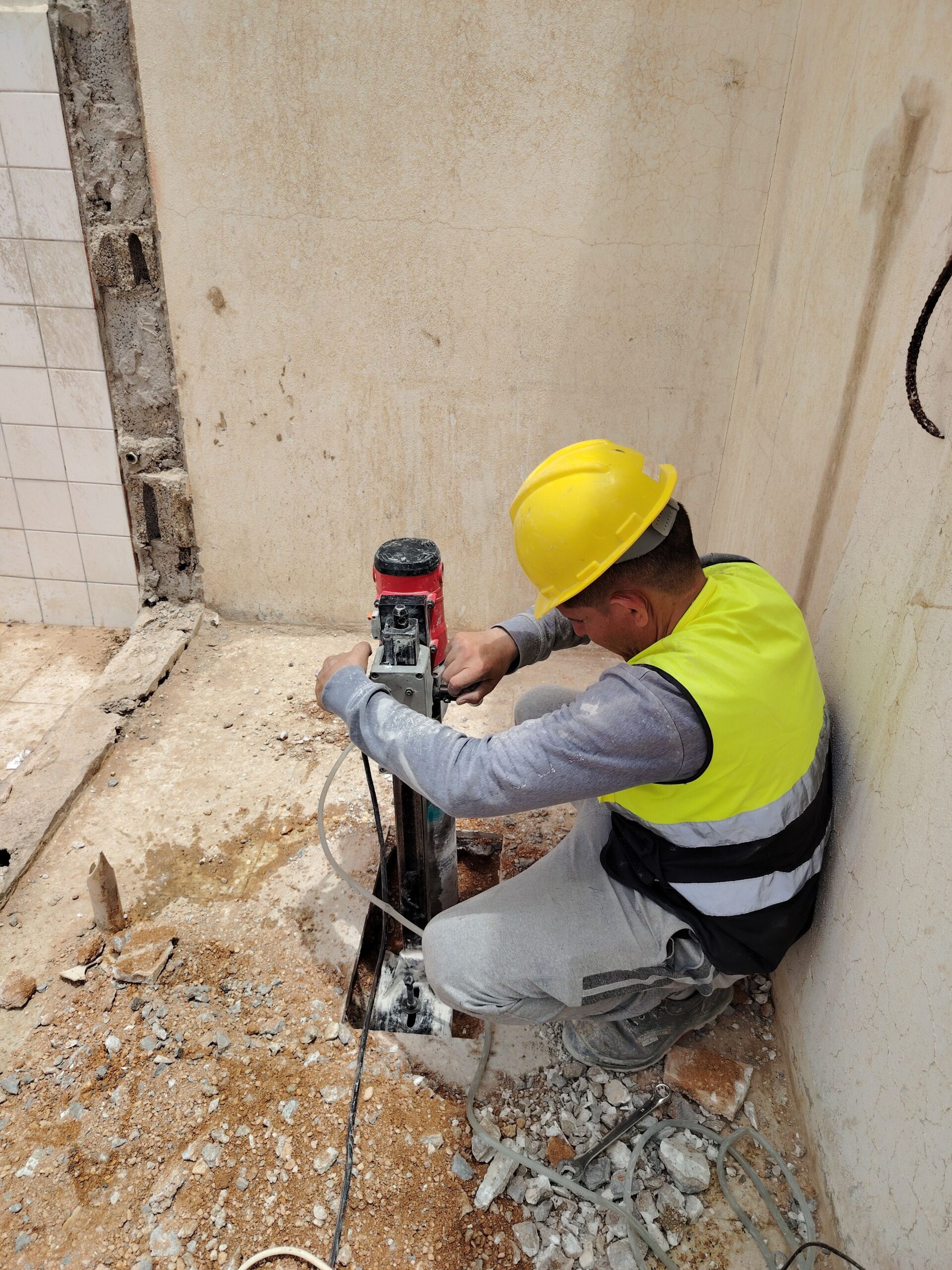 فتحات الكور وقص الخرسانة