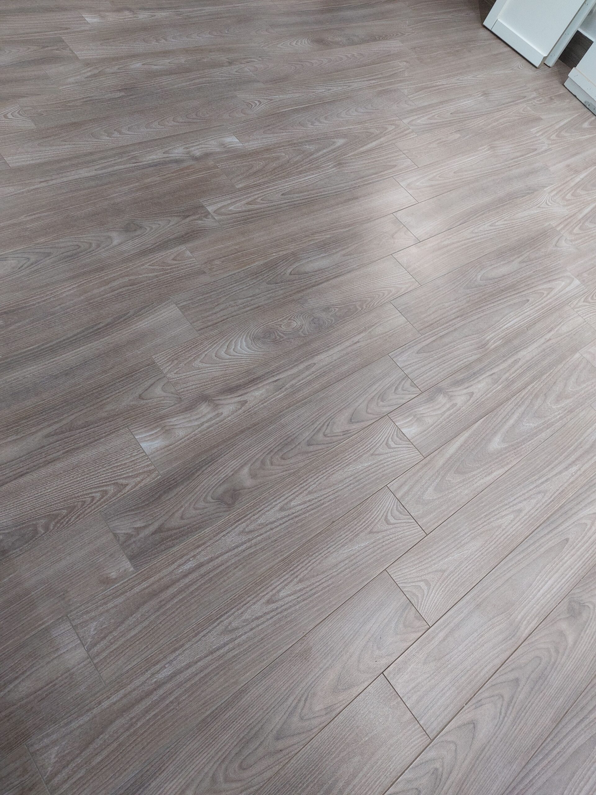 تركيب جميع انواع البلاط حسب طلب العميل