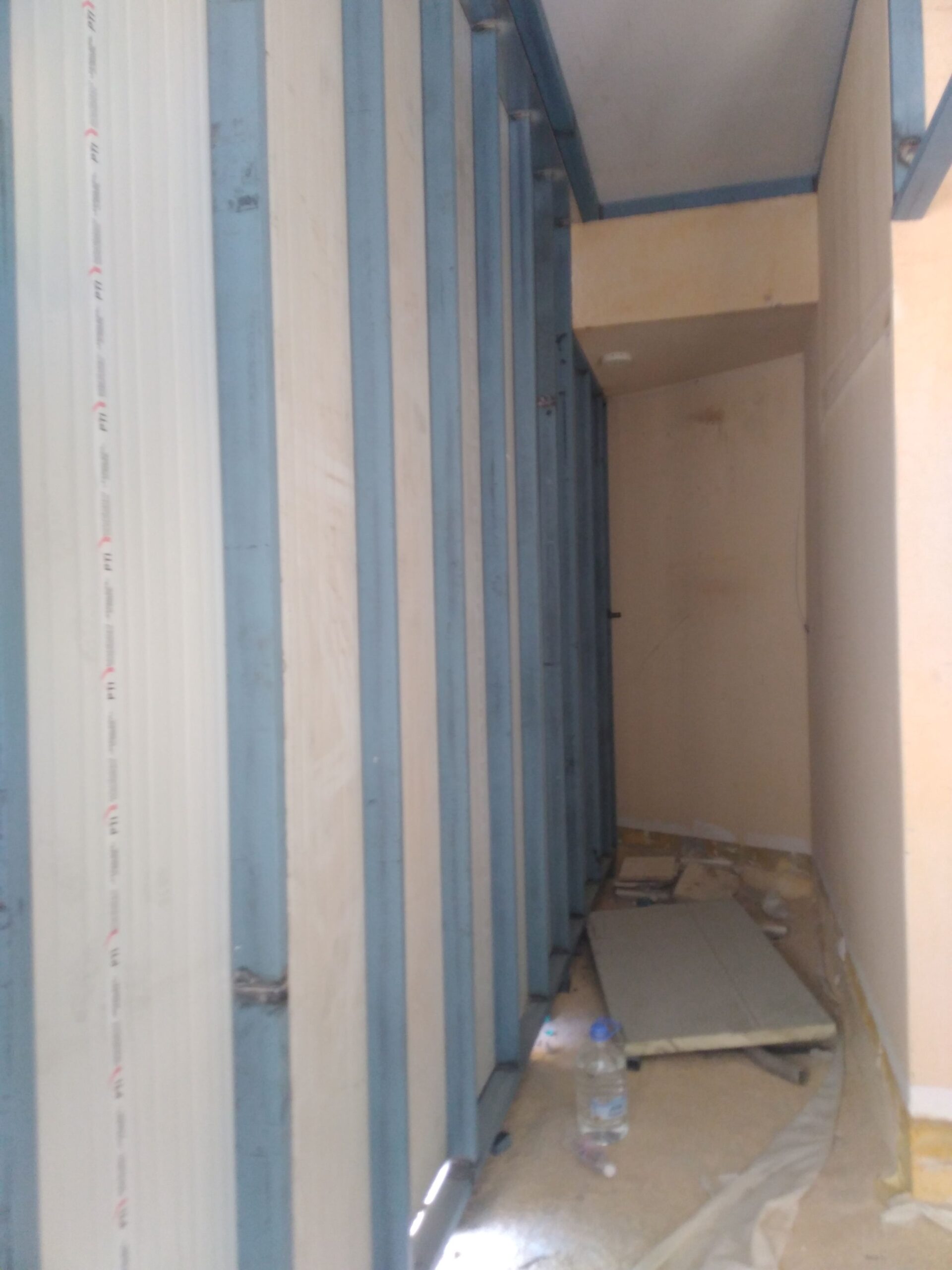 تركيب. ساندويش بنل بناء ملاحق اسمنت بورد