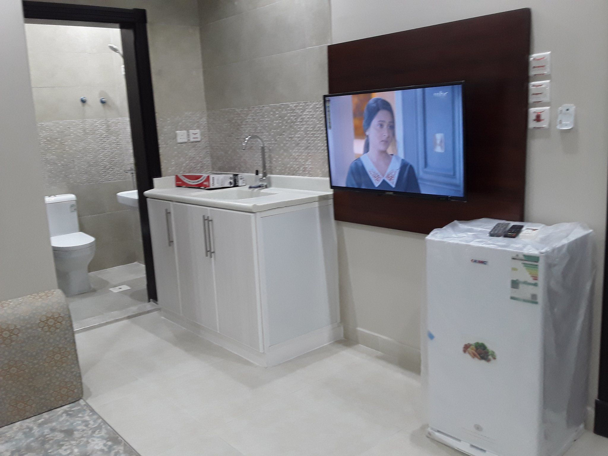 شقة مفروشة للايجار الشهري عوائل جدة الحمدانيه غرفت