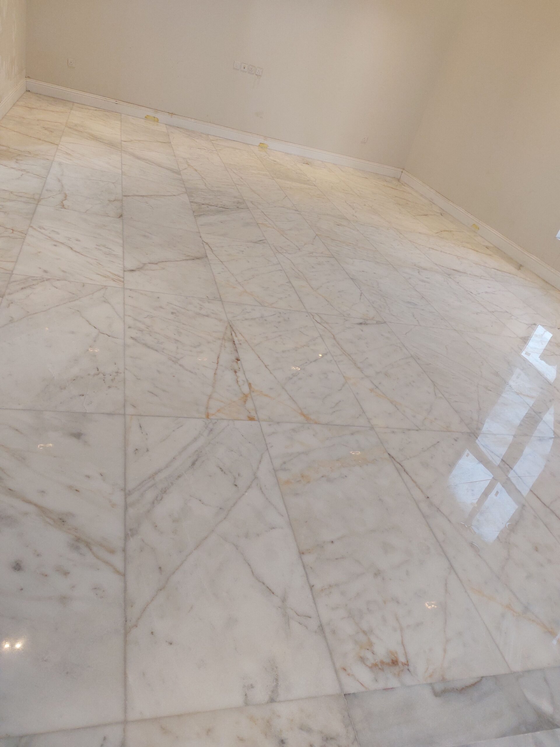 تركيب جميع انواع البلاط حسب طلب العميل