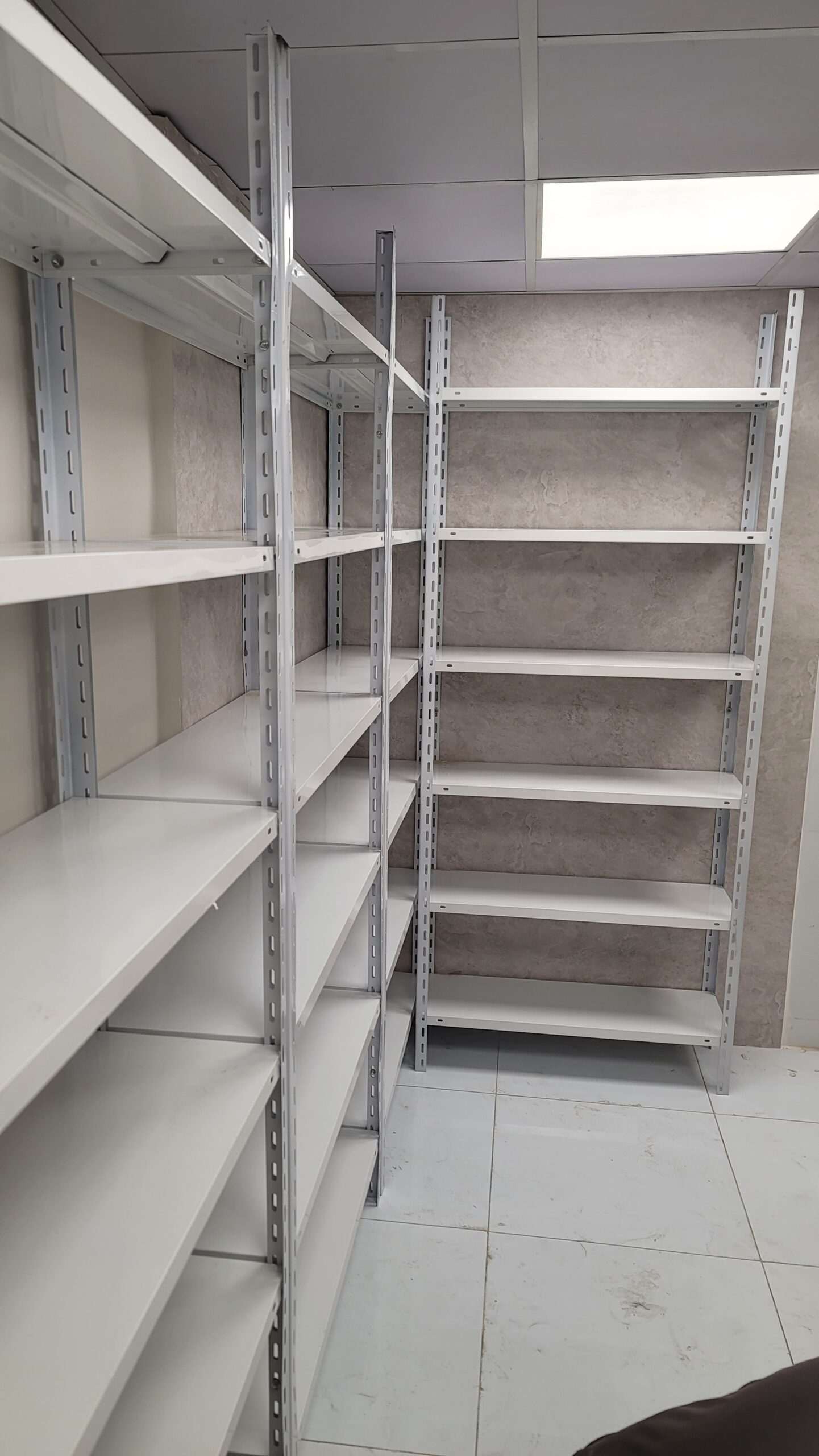 رفوف مستودعات ارفف تخزين منزليه بيت رفوف محلات