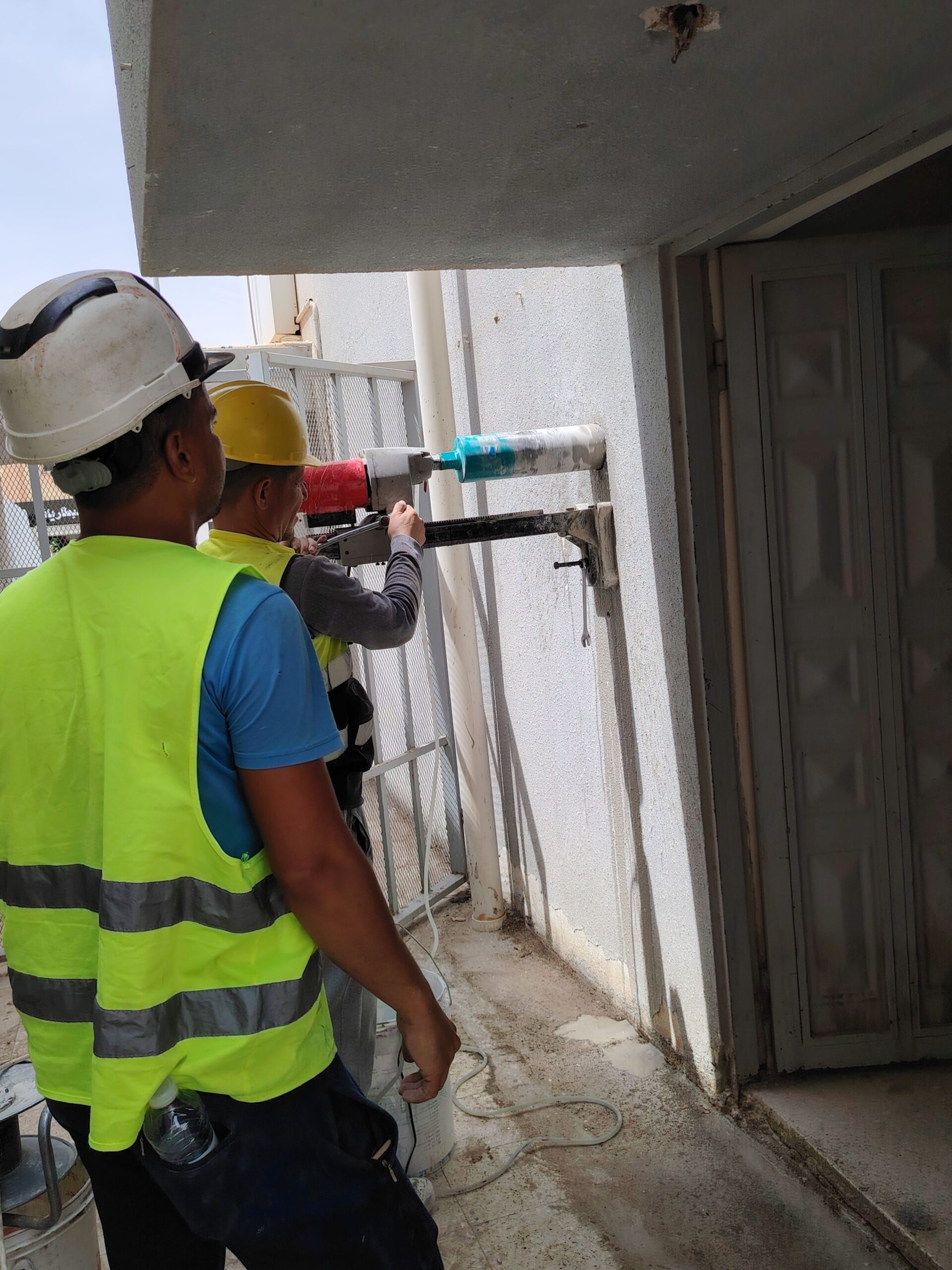 فتحات الكور وقص الخرسانة