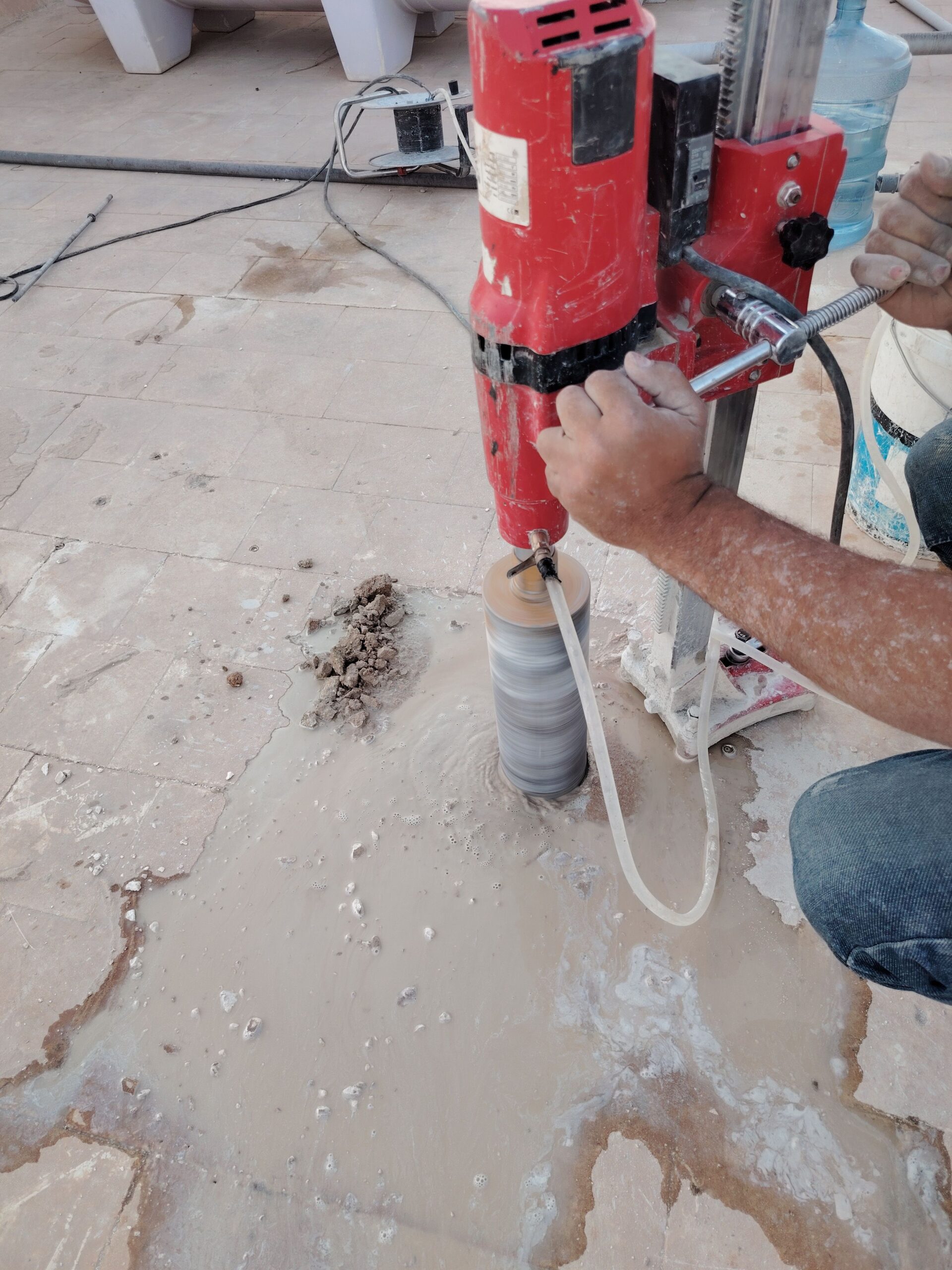 فتحات الكور وقص الخرسانة