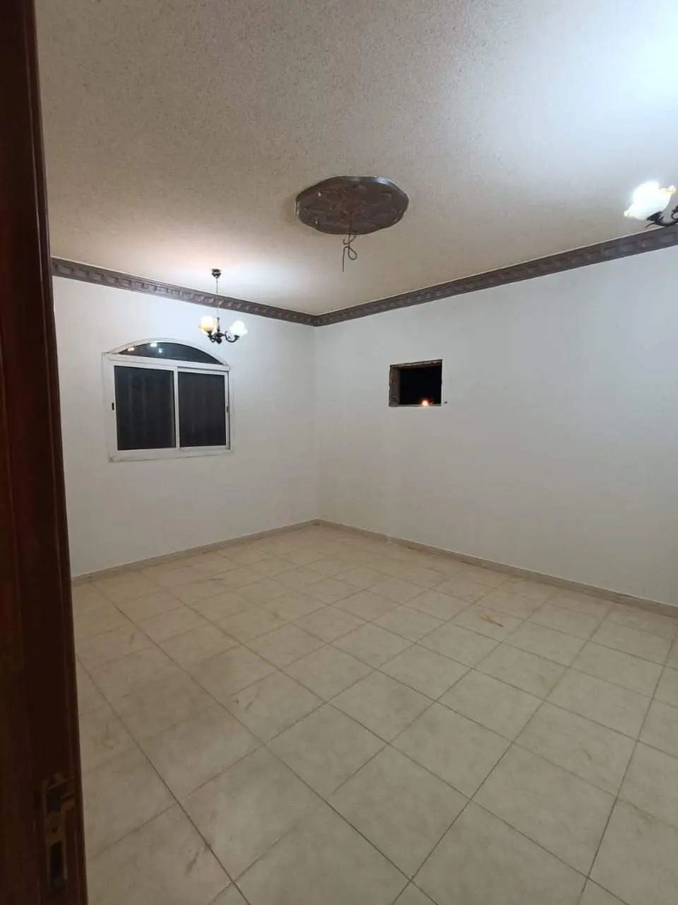 معلم دهانات ديكورات