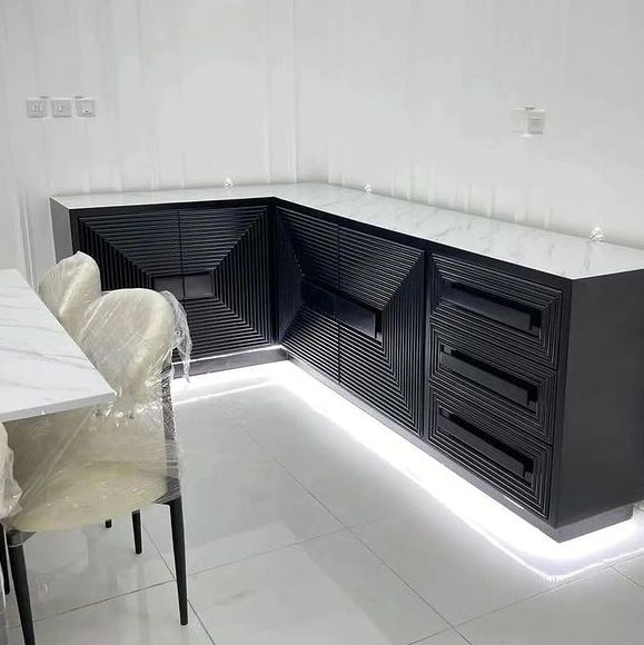 تفصيل طاولات حسب الطلب