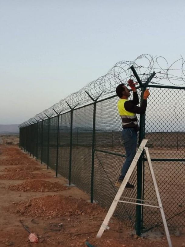 مقاول شبوك توريد وتركيب لجميع انواع سياج الشبك بجم