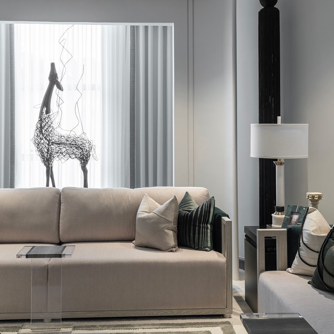 كنب خمس قطع ثلاث كنبات كبير ثلاثي وثنين كراسي مفرد