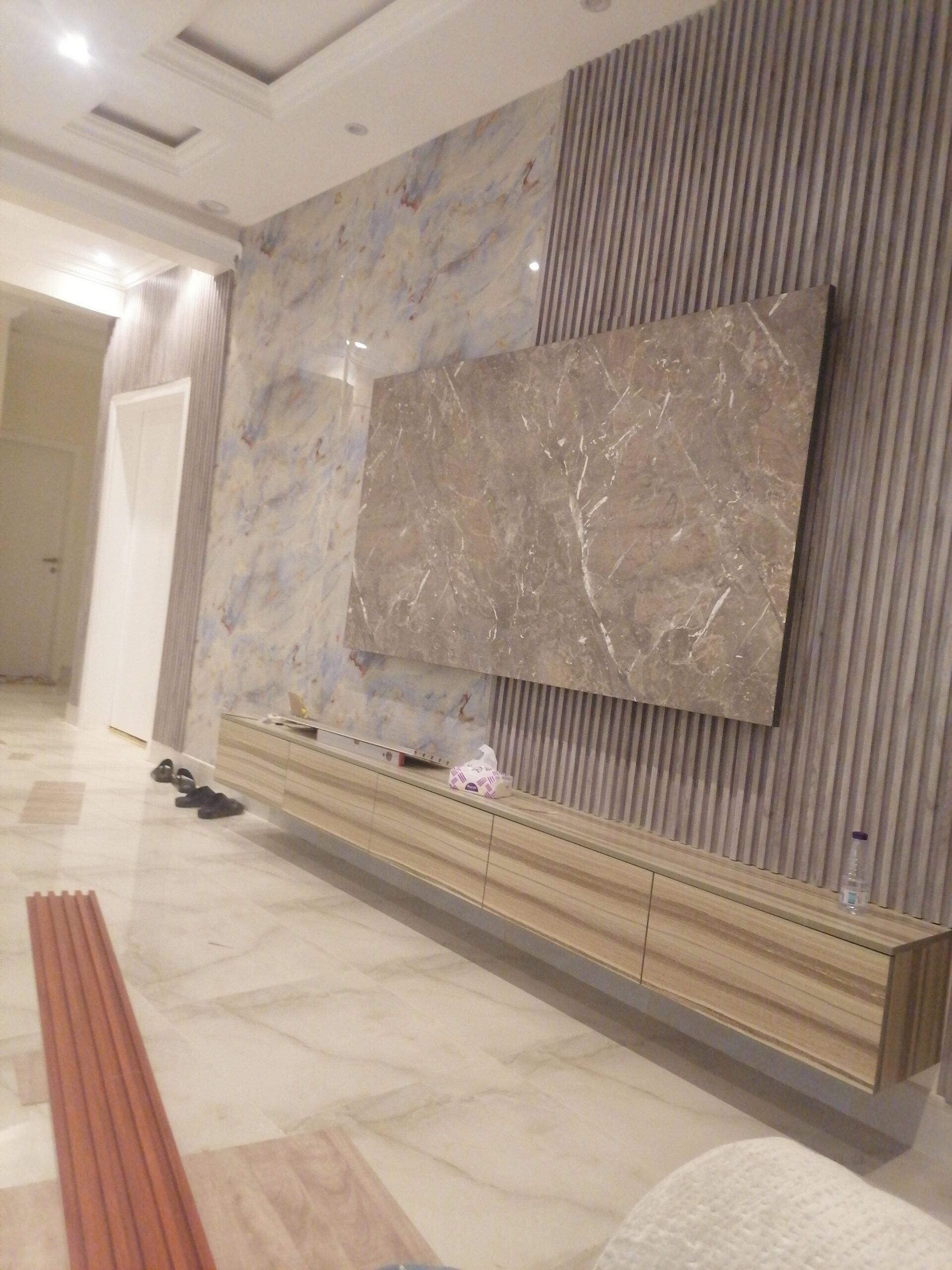 فني ديكورات ودهانات وترميم المنازل عيسر ويوجد لدين