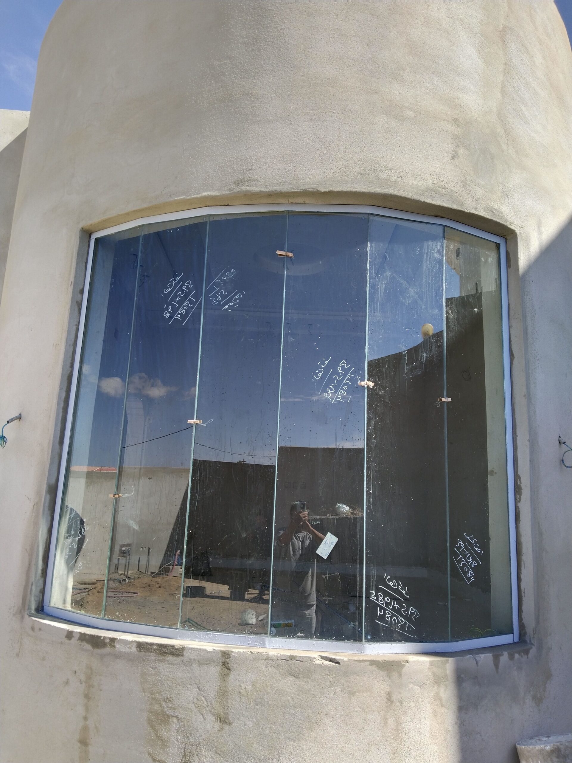 توريد وتركيب الزجاج السكريت واجهات محلات بلكونات م