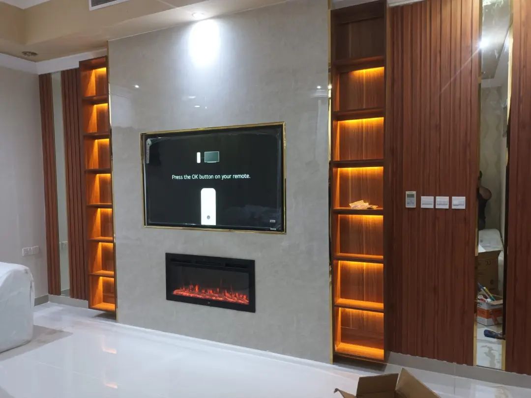 معلم ديكورات فوم ورق جدران وجميع انواع البويات