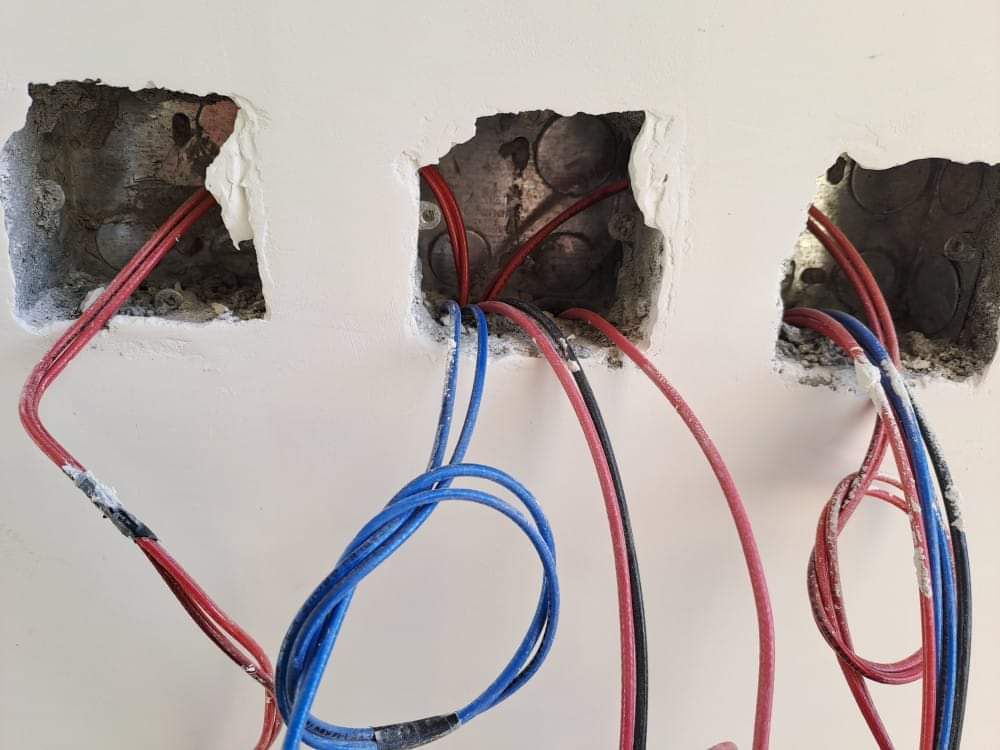 شغل كهرباء مرقبه تركيب انتركام مفتاح افياش لمبات خ