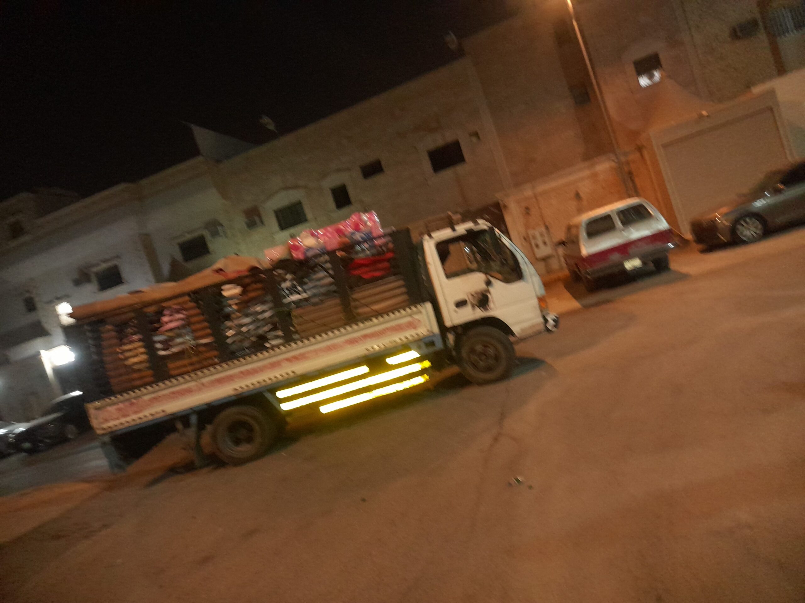 دينا طش الاثاث القديم بالرياض 0536236502