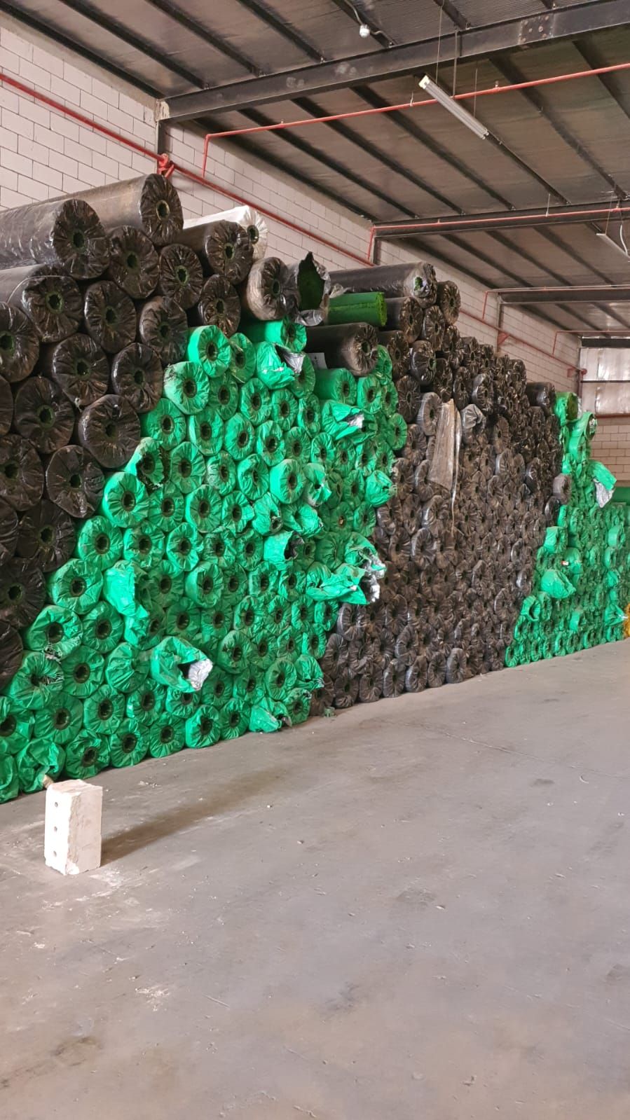 مستودع تراك العشب للتجارة