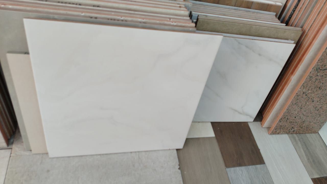 معلم بلاط وسرميك ورخام بالرياض تركيب جميع انواع ال