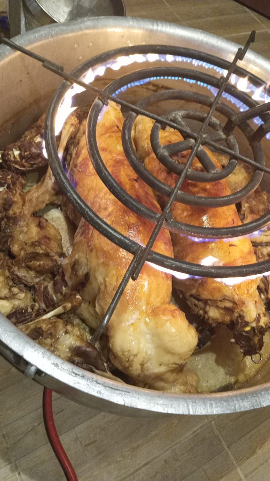 أبو خالد طباخ متنقل داخل وخارج الرياض