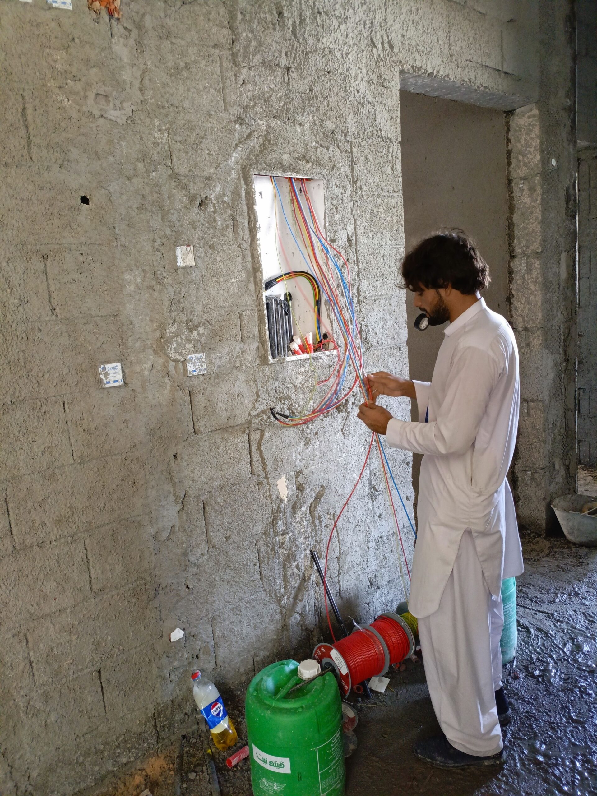 شغل كهرباء مرقبه تركيب انتركام مفتاح افياش لمبات خ