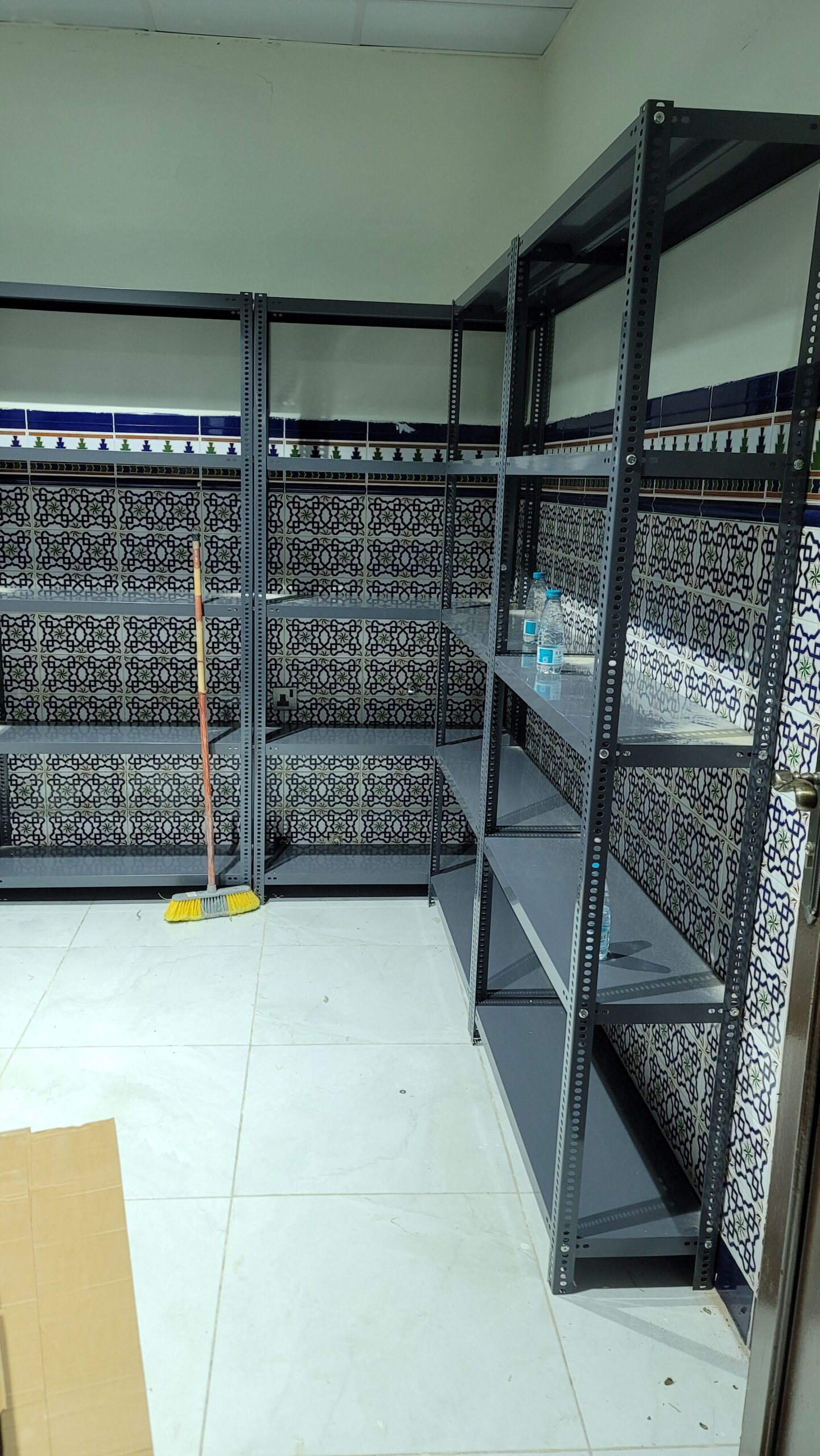 رفوف دواليب تخزين رفوف بيت رفوف مستودعات ومحلات