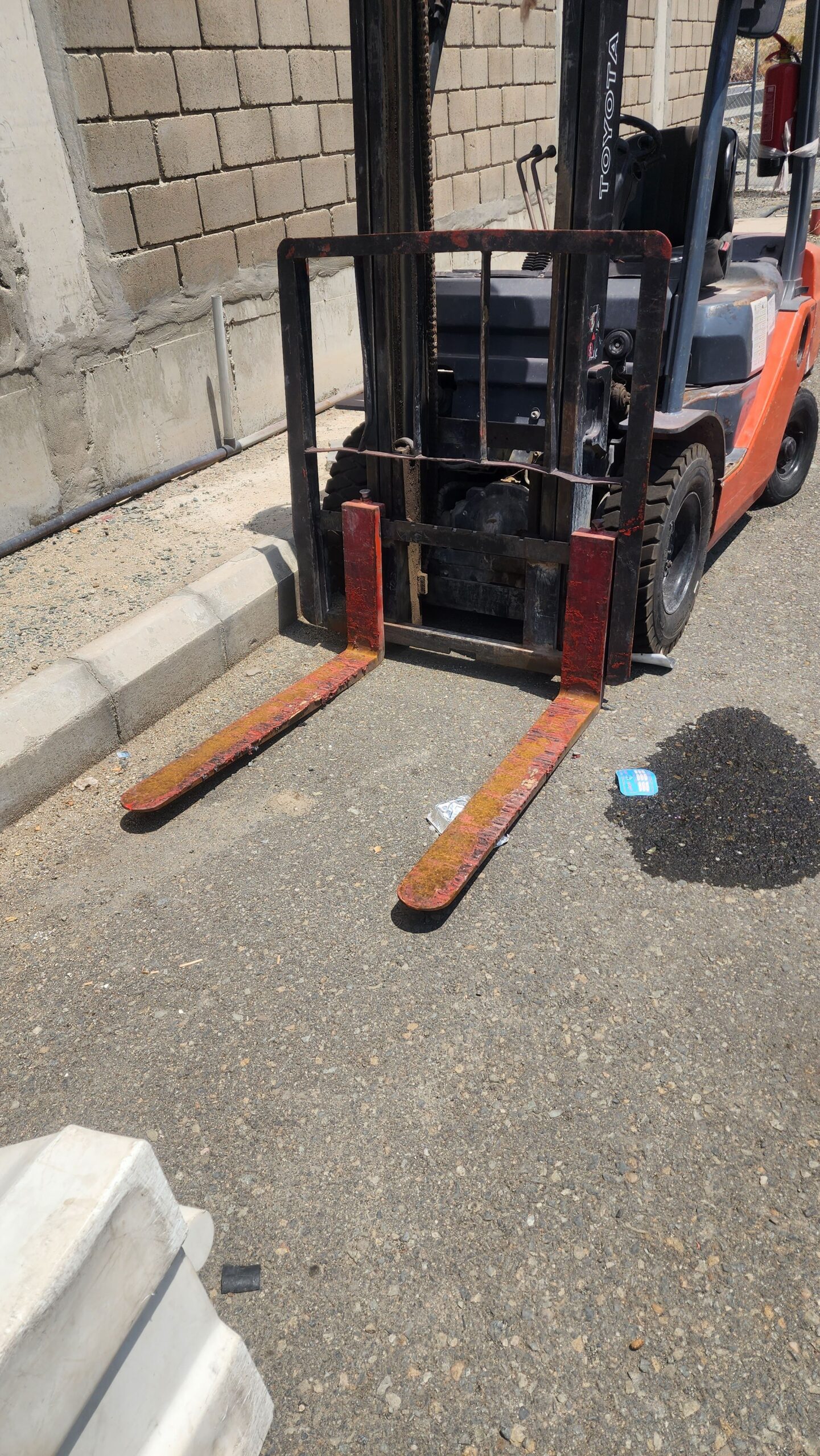 رافعه شوكيه للايجار بجميع الاحجام فوركلفت فوركليفت