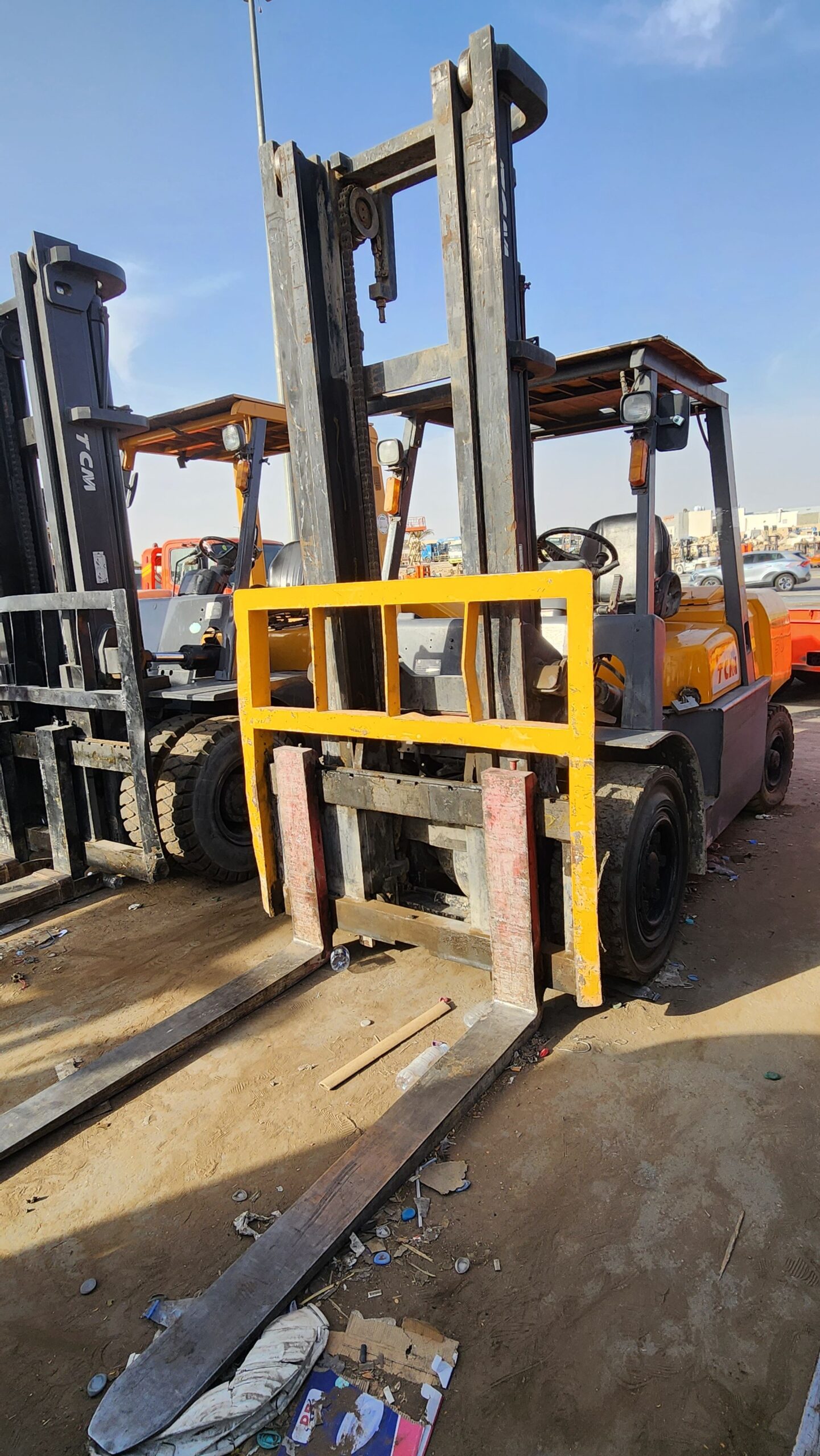 رافعه شوكيه للايجار بجميع الاحجام فوركلفت فوركليفت