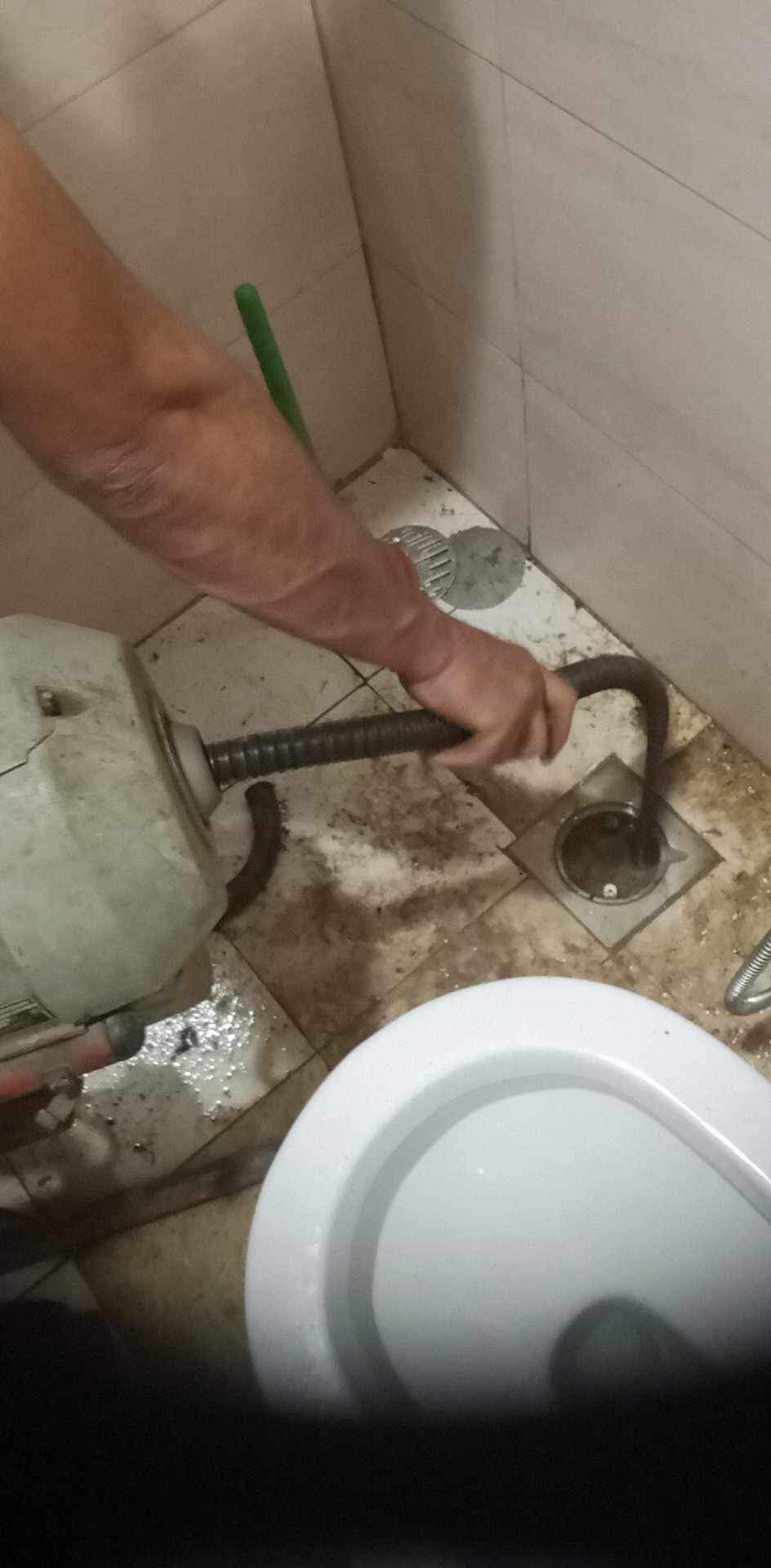 تسليك مجاري بجهاز بارخص الاسعار تبوك