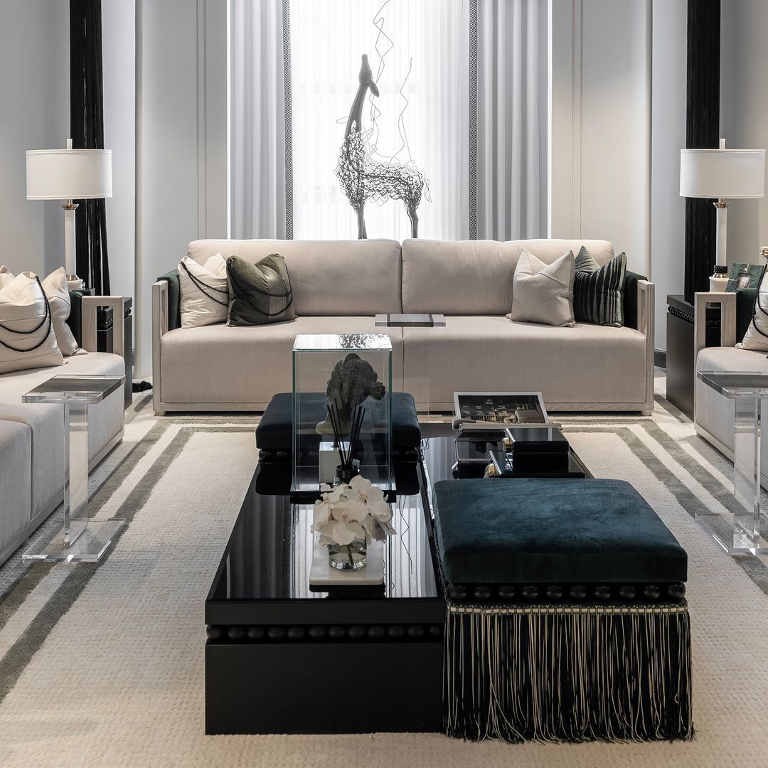 كنب خمس قطع ثلاث كنبات كبير ثلاثي وثنين كراسي مفرد