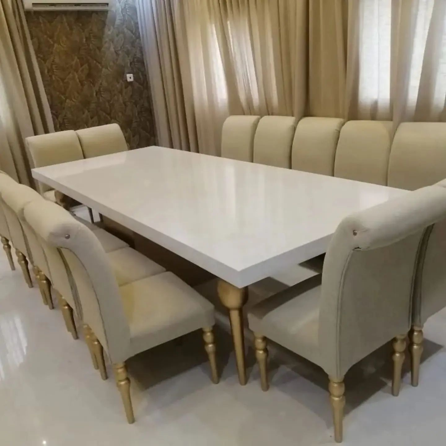 تفصيل طاولات حسب الطلب