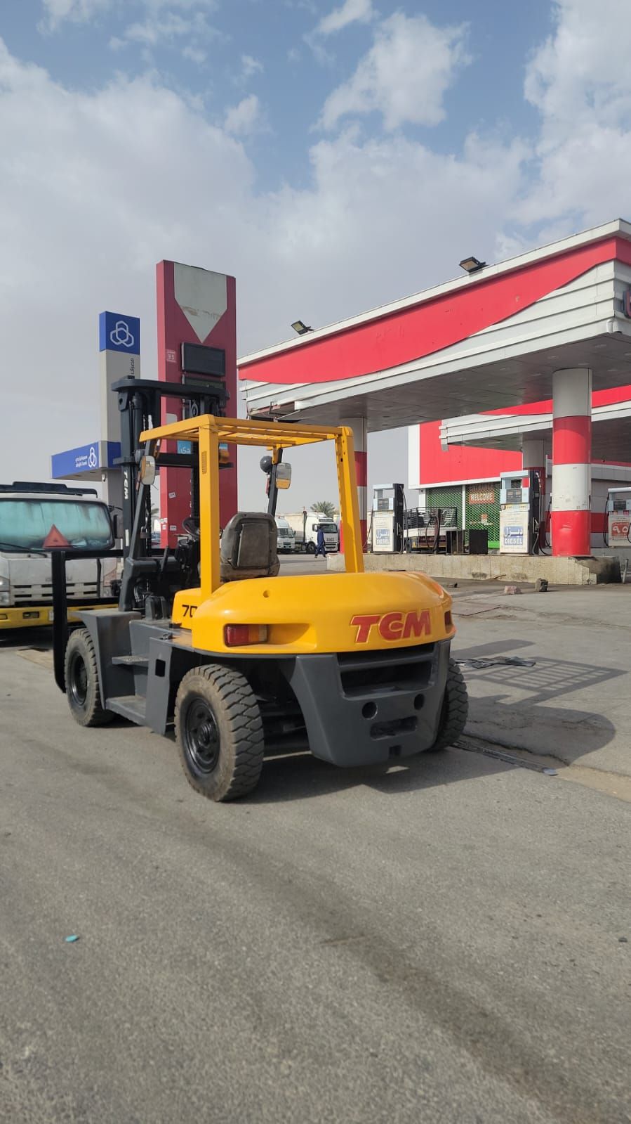 رافعه شوكيه للايجار بجميع الاحجام فوركلفت فوركليفت